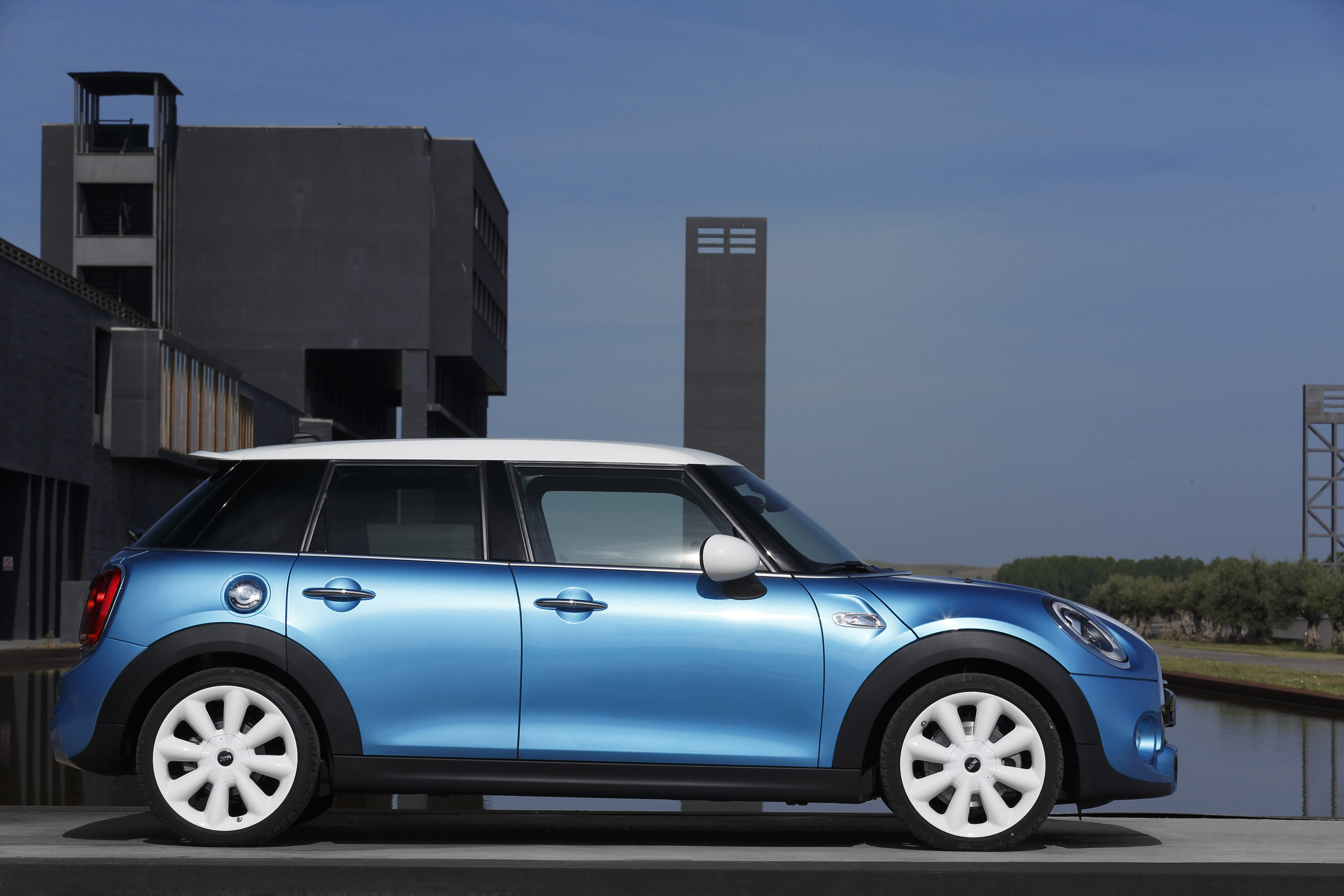 Mini Cooper 5-door photo #51