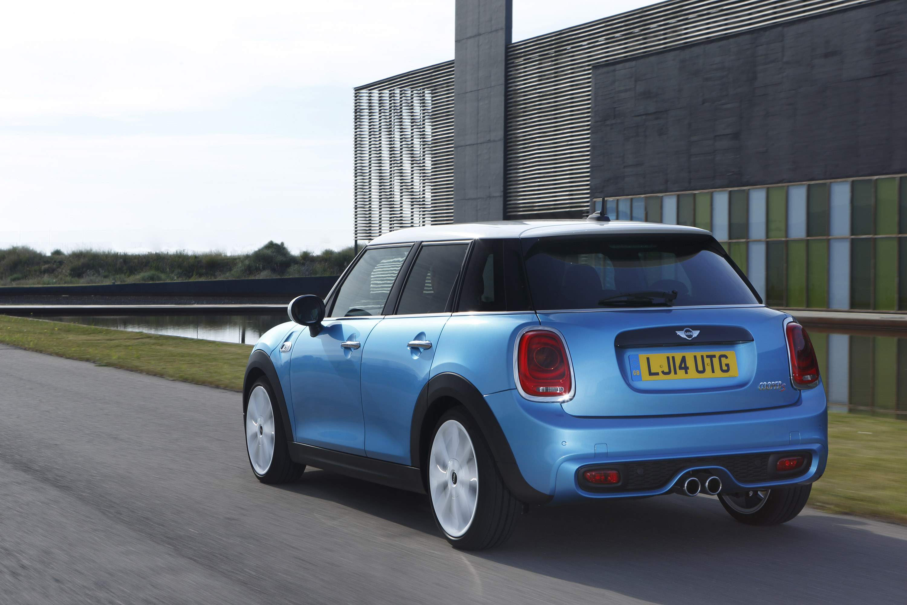 Mini Cooper 5-door photo #54
