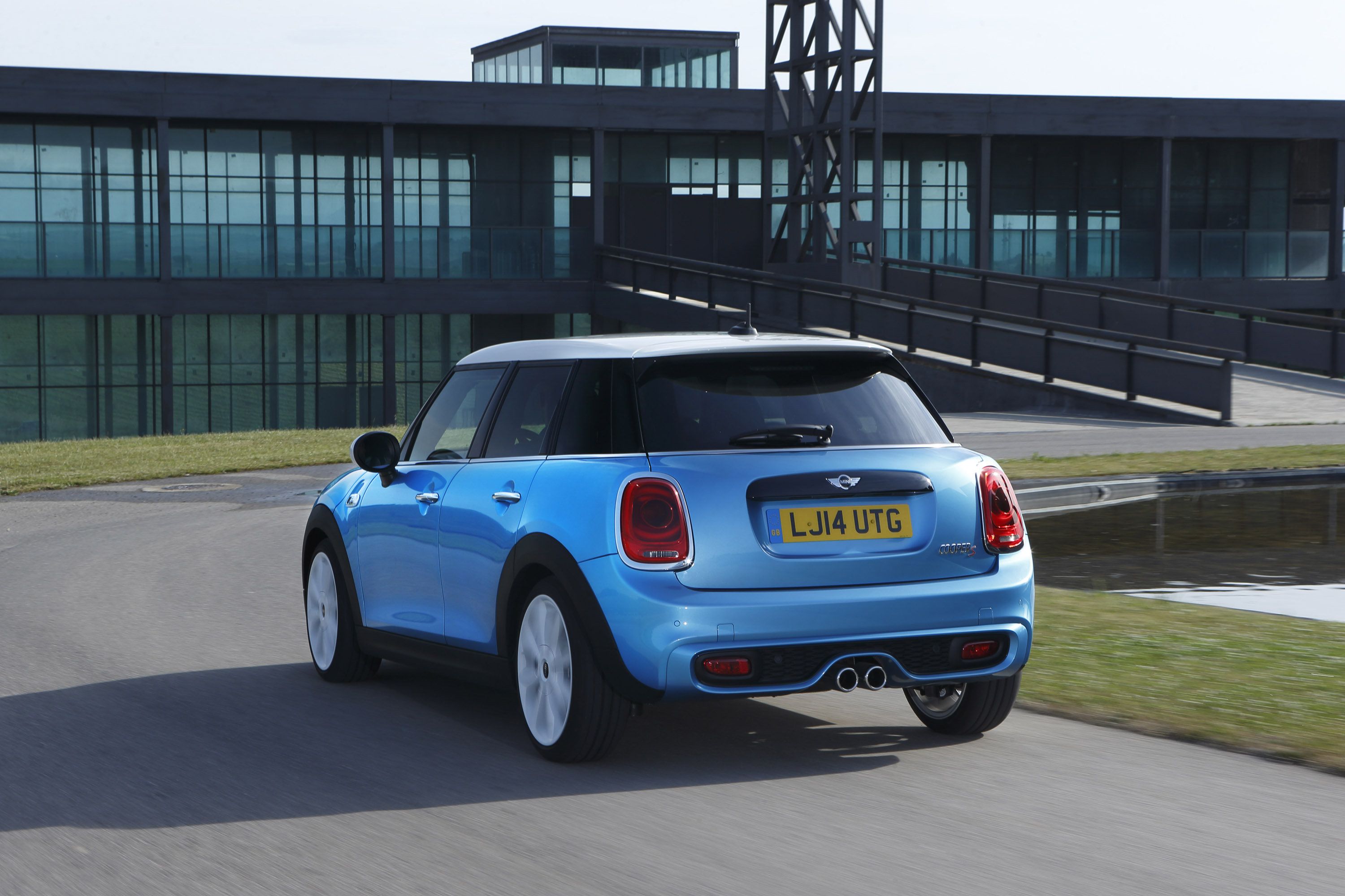 Mini Cooper 5-door photo #55