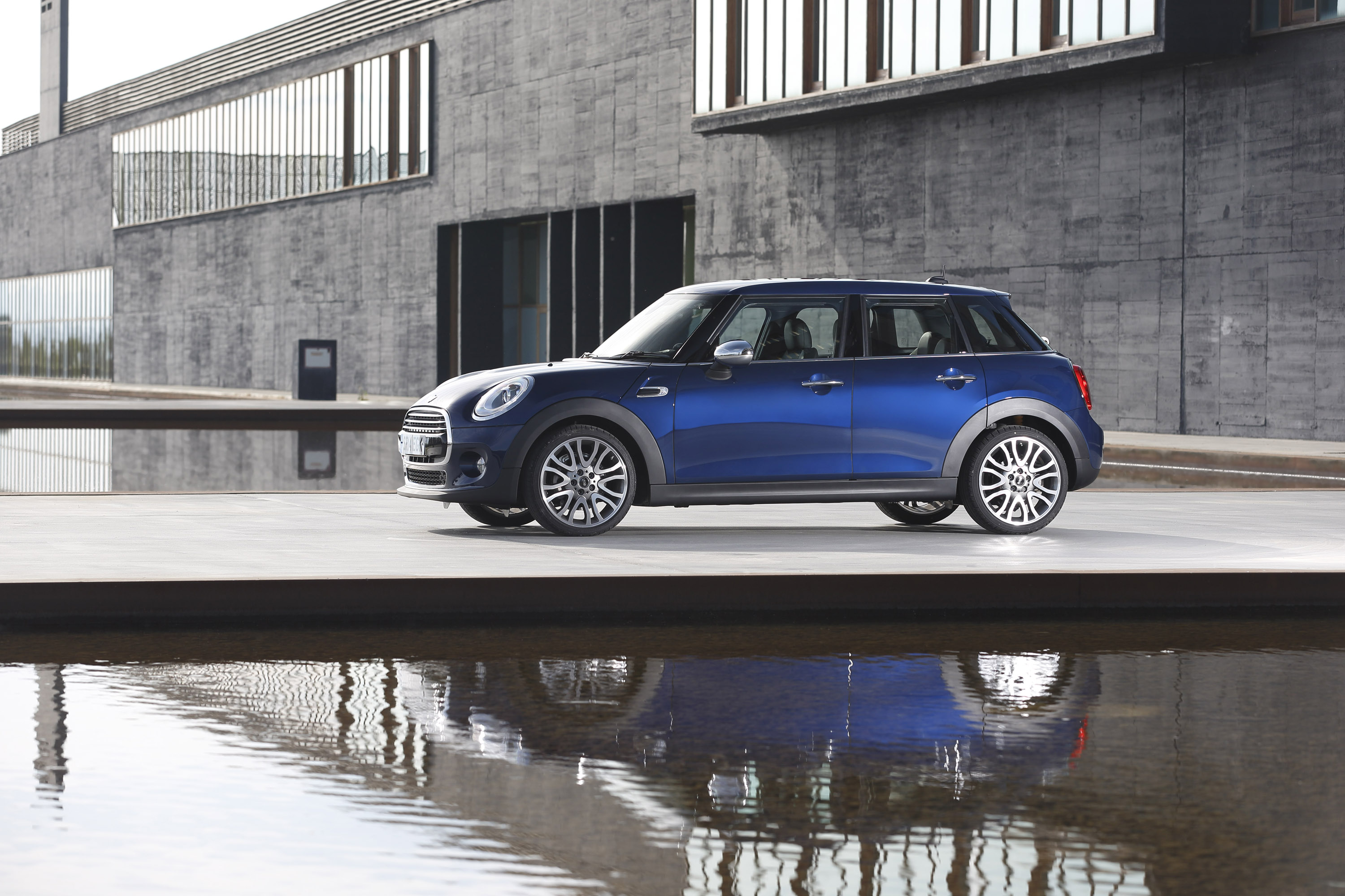 Mini Cooper 5-door photo #71