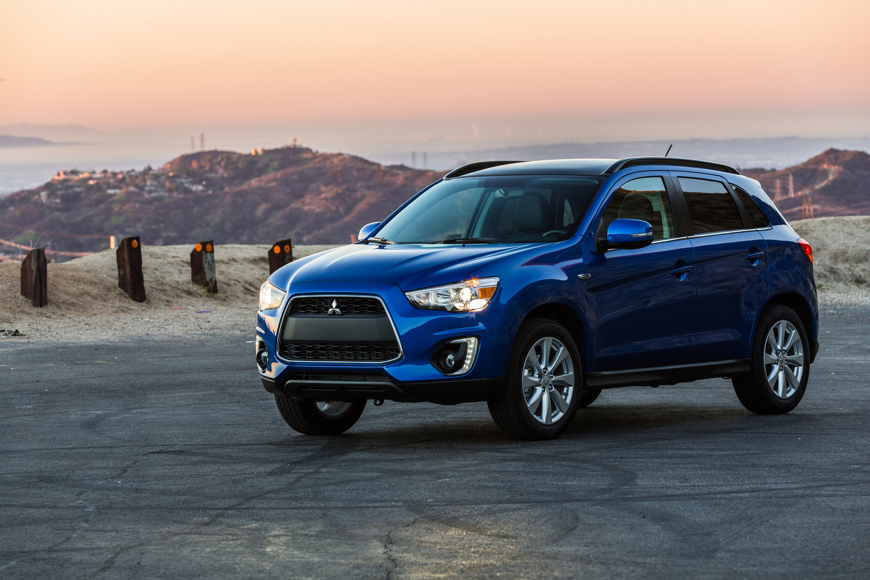 Mitsubishi Outlander Sport GT photo #1