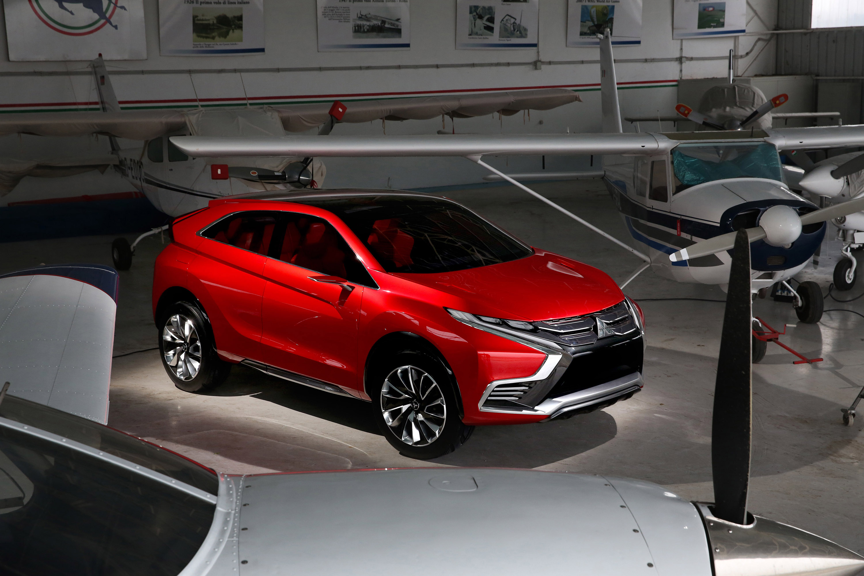 Mitsubishi XR-PHEV II Concept photo #1