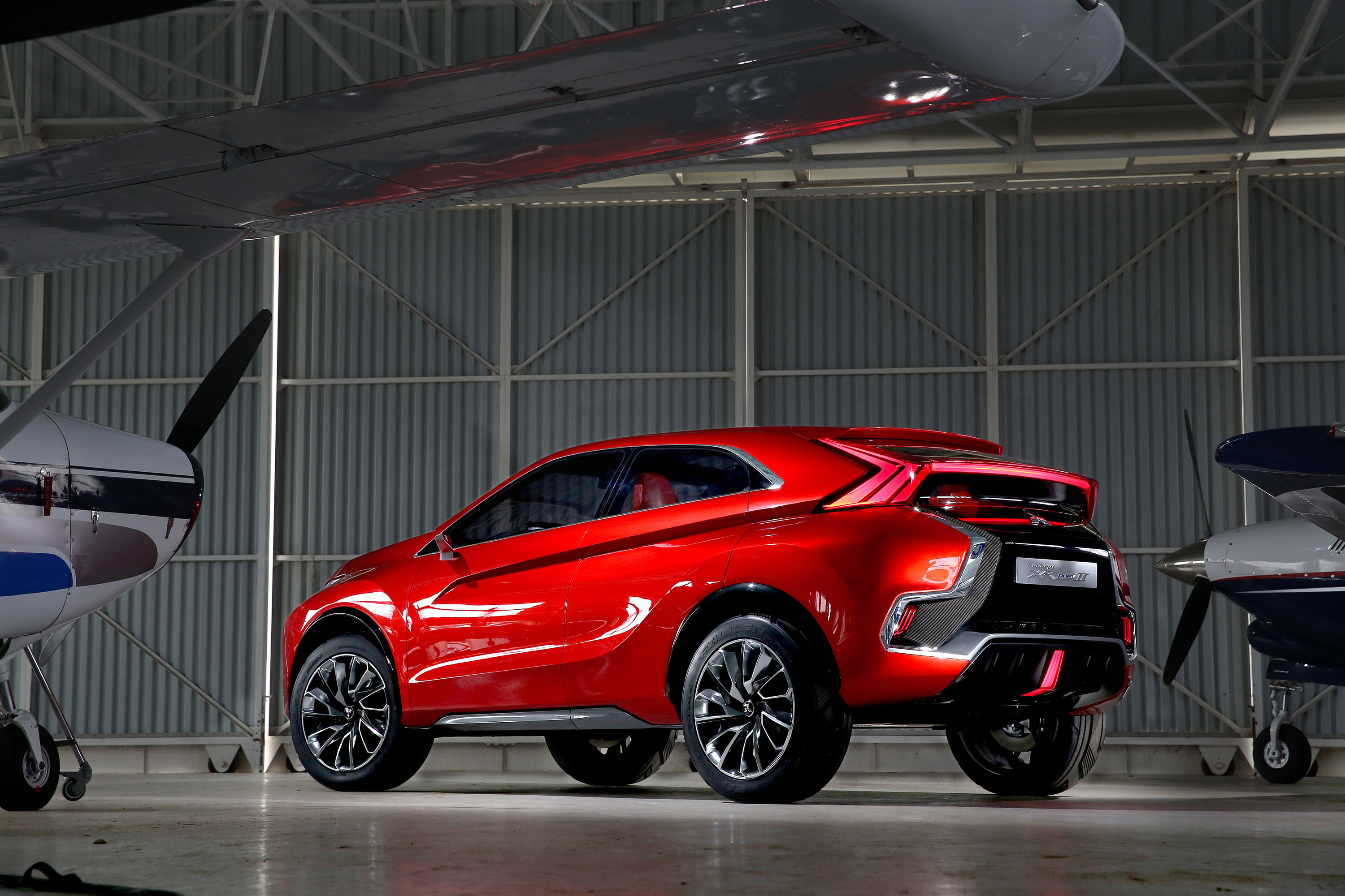 Mitsubishi XR-PHEV II Concept photo #30