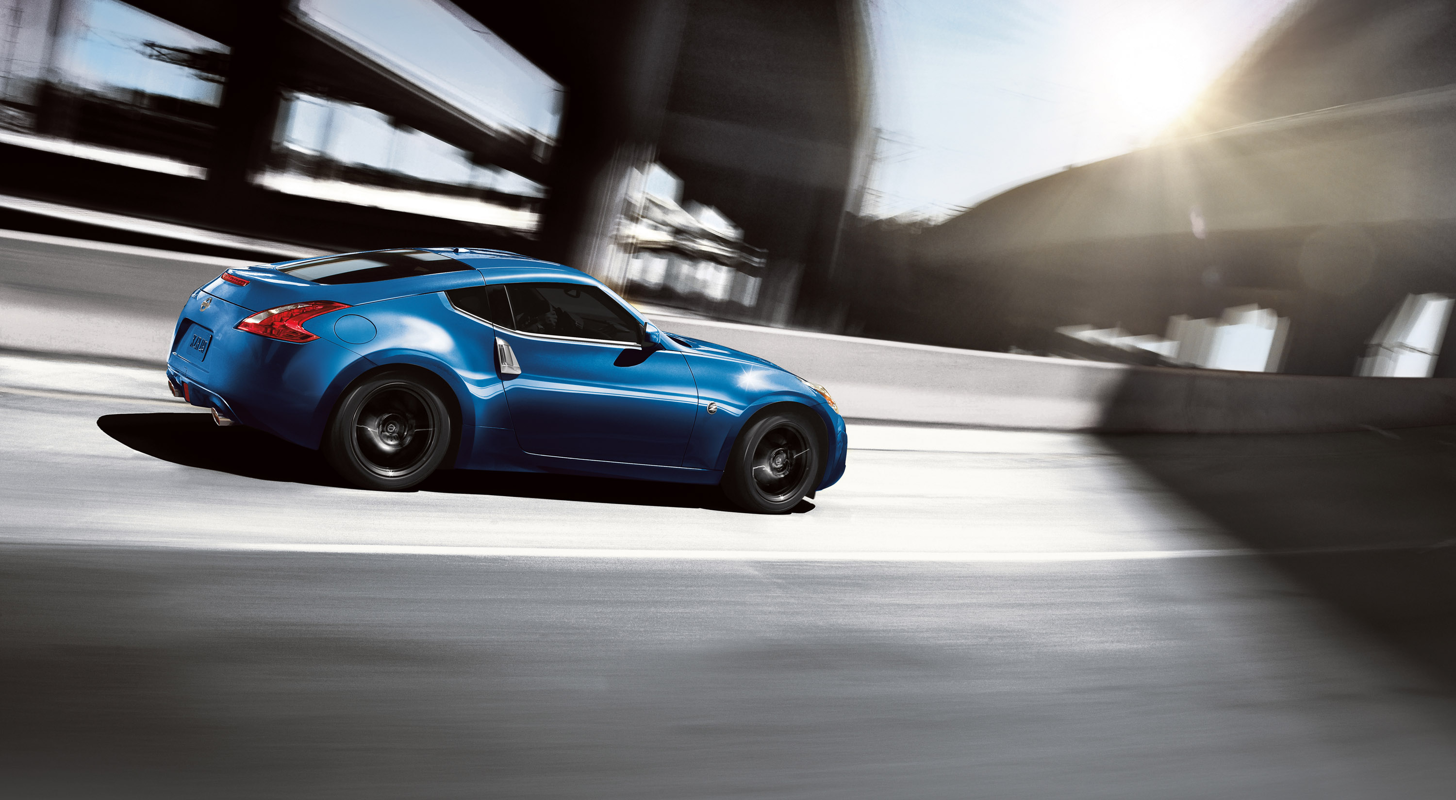 Nissan 370Z Coupe photo #2