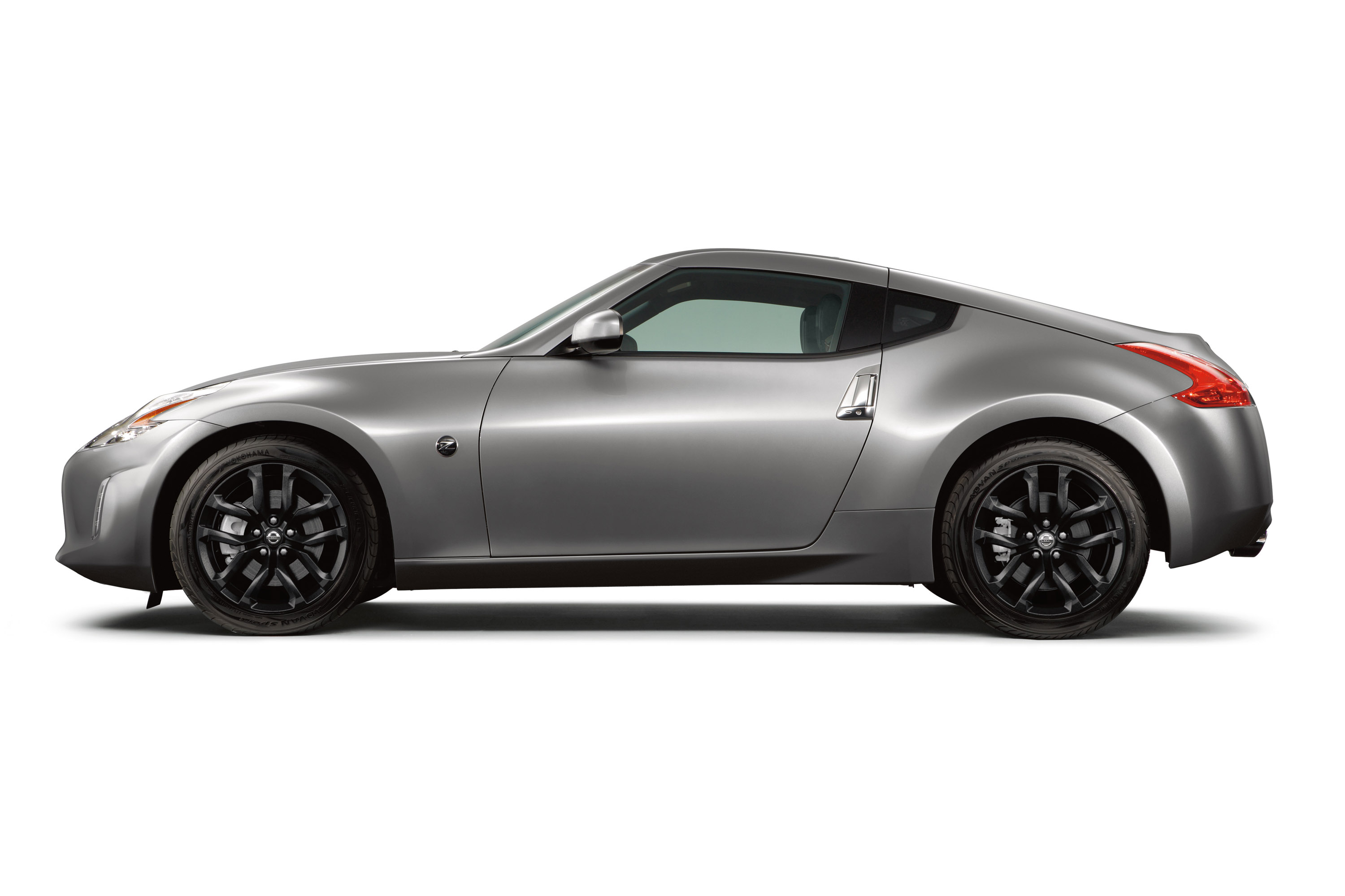 Nissan 370Z Coupe photo #5