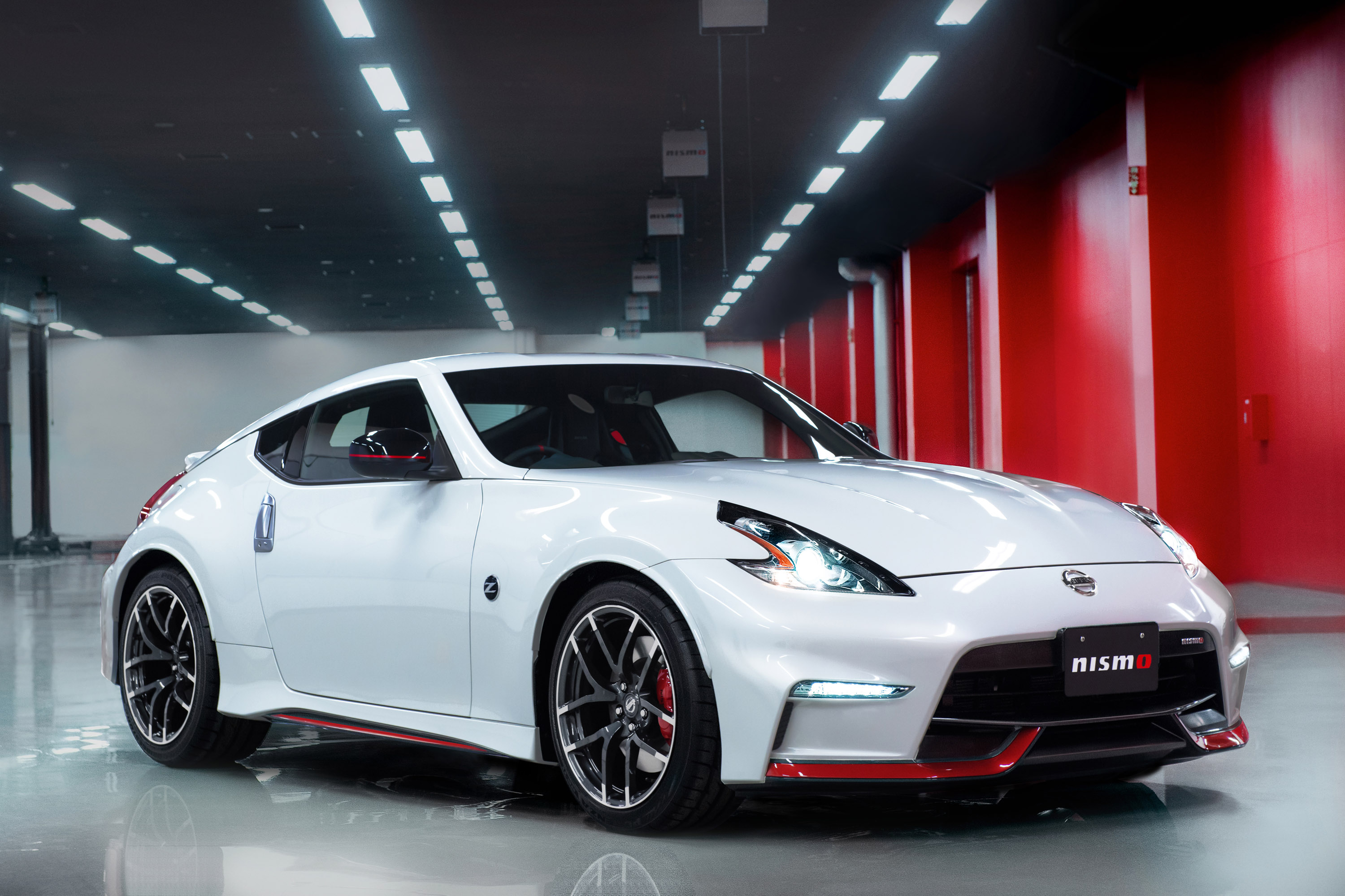 Nissan 370Z NISMO photo #1