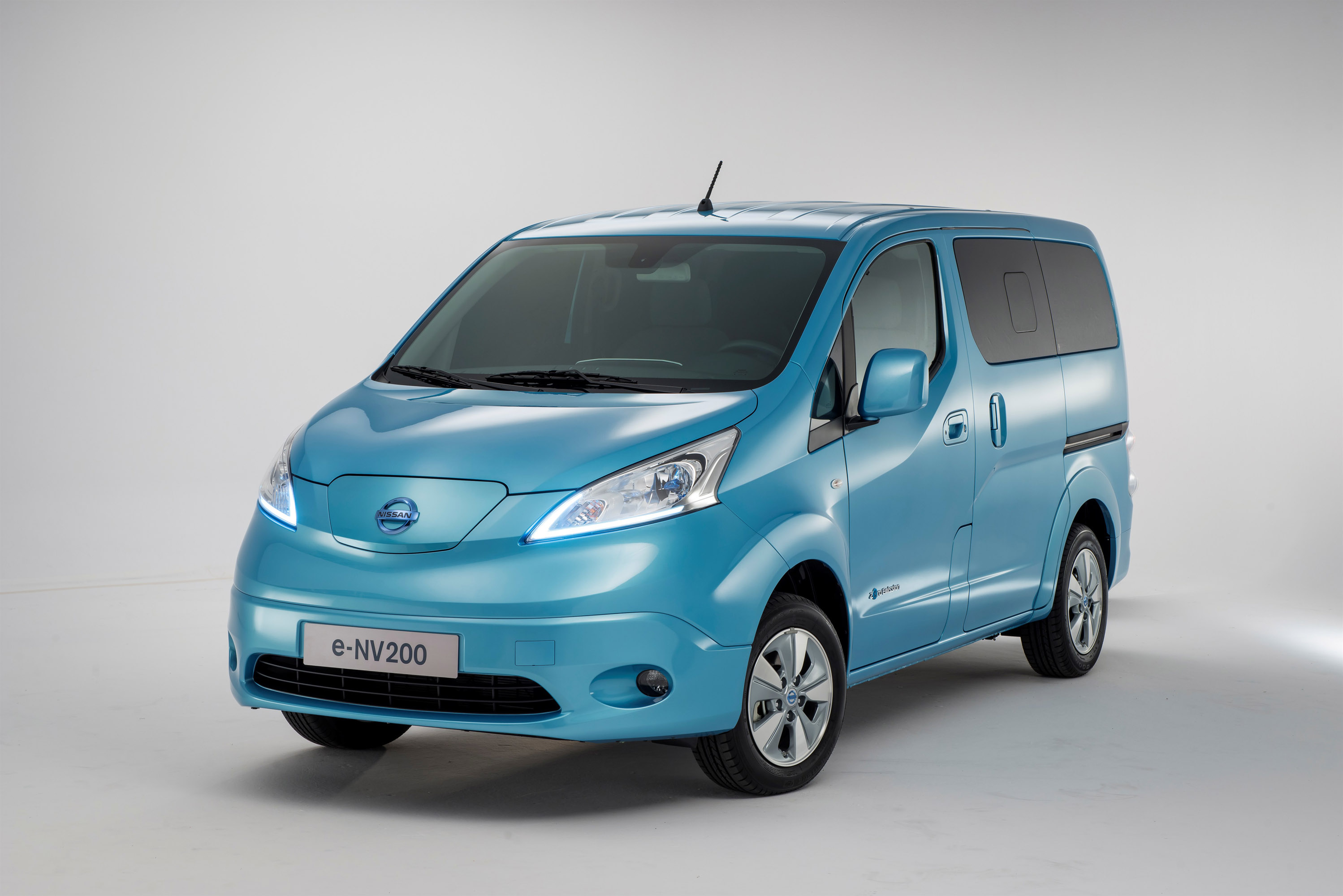 Nissan e-NV200 photo #2