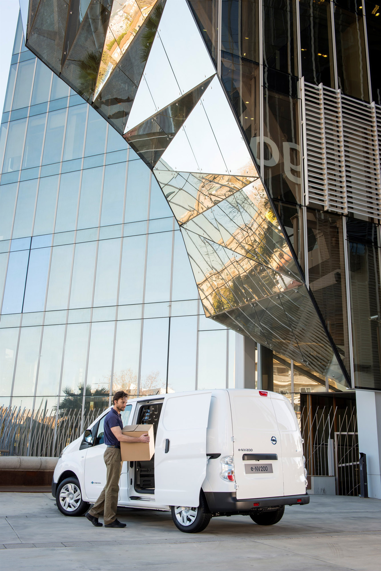 Nissan e-NV200 photo #30