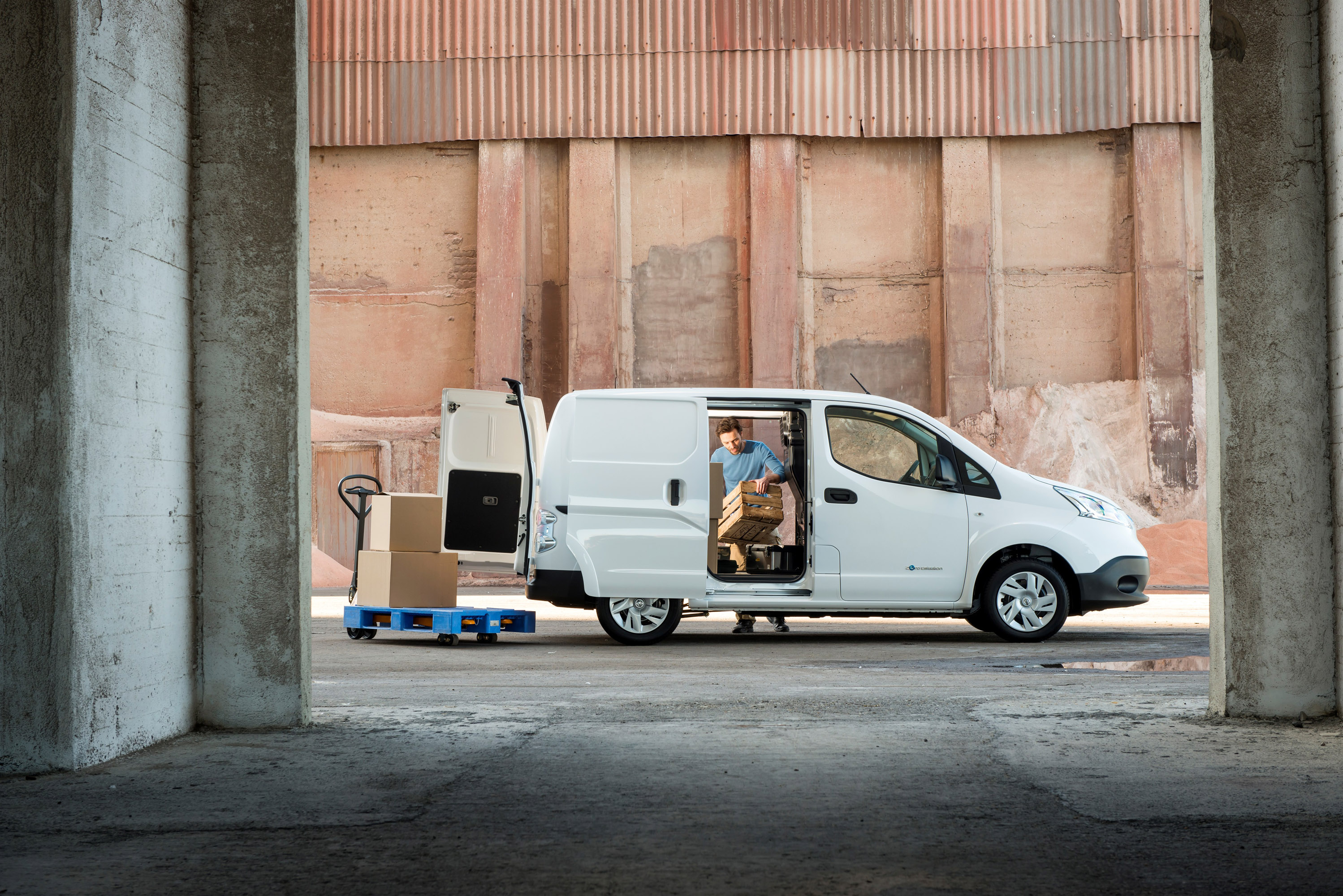 Nissan e-NV200 photo #31