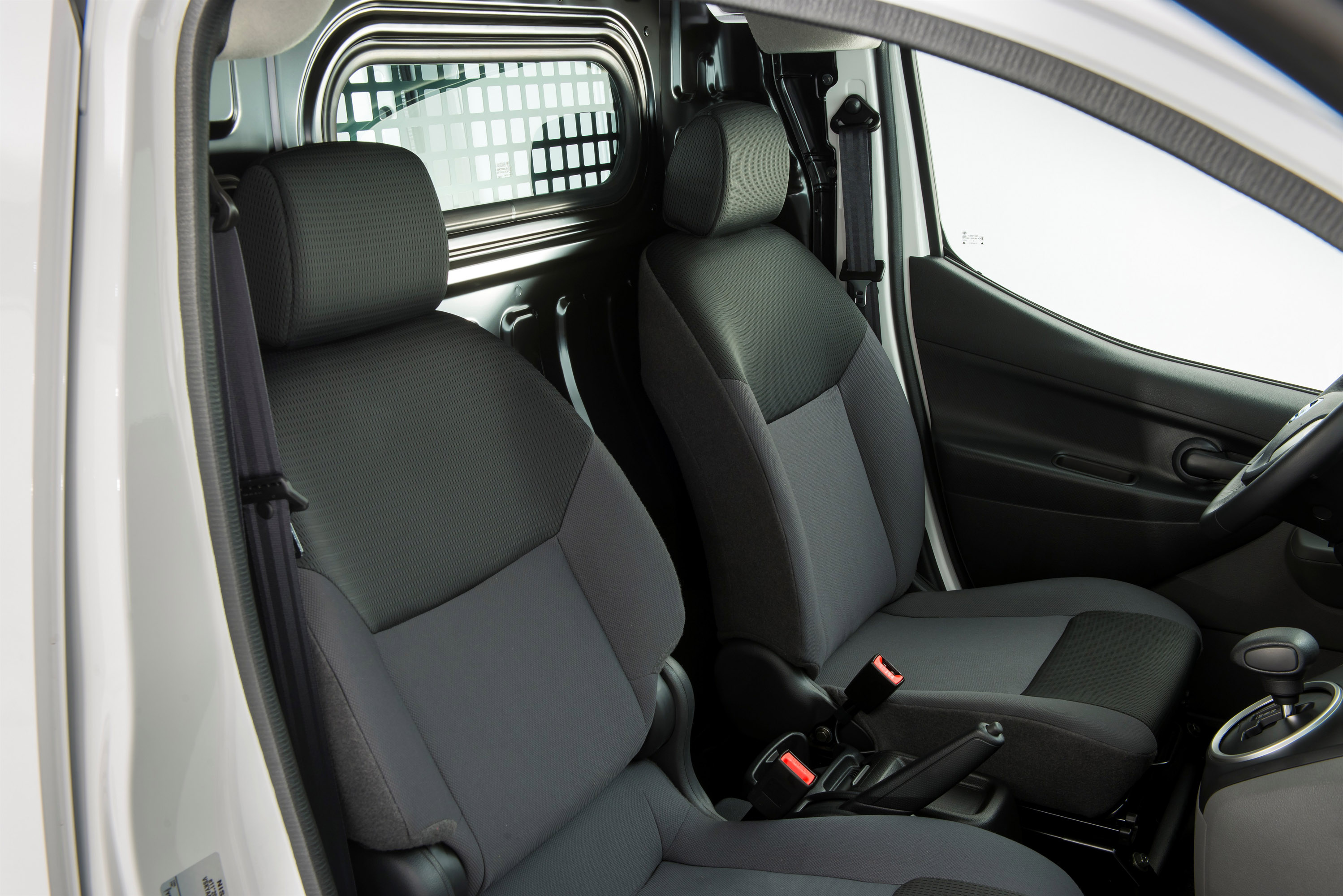 Nissan e-NV200 photo #48