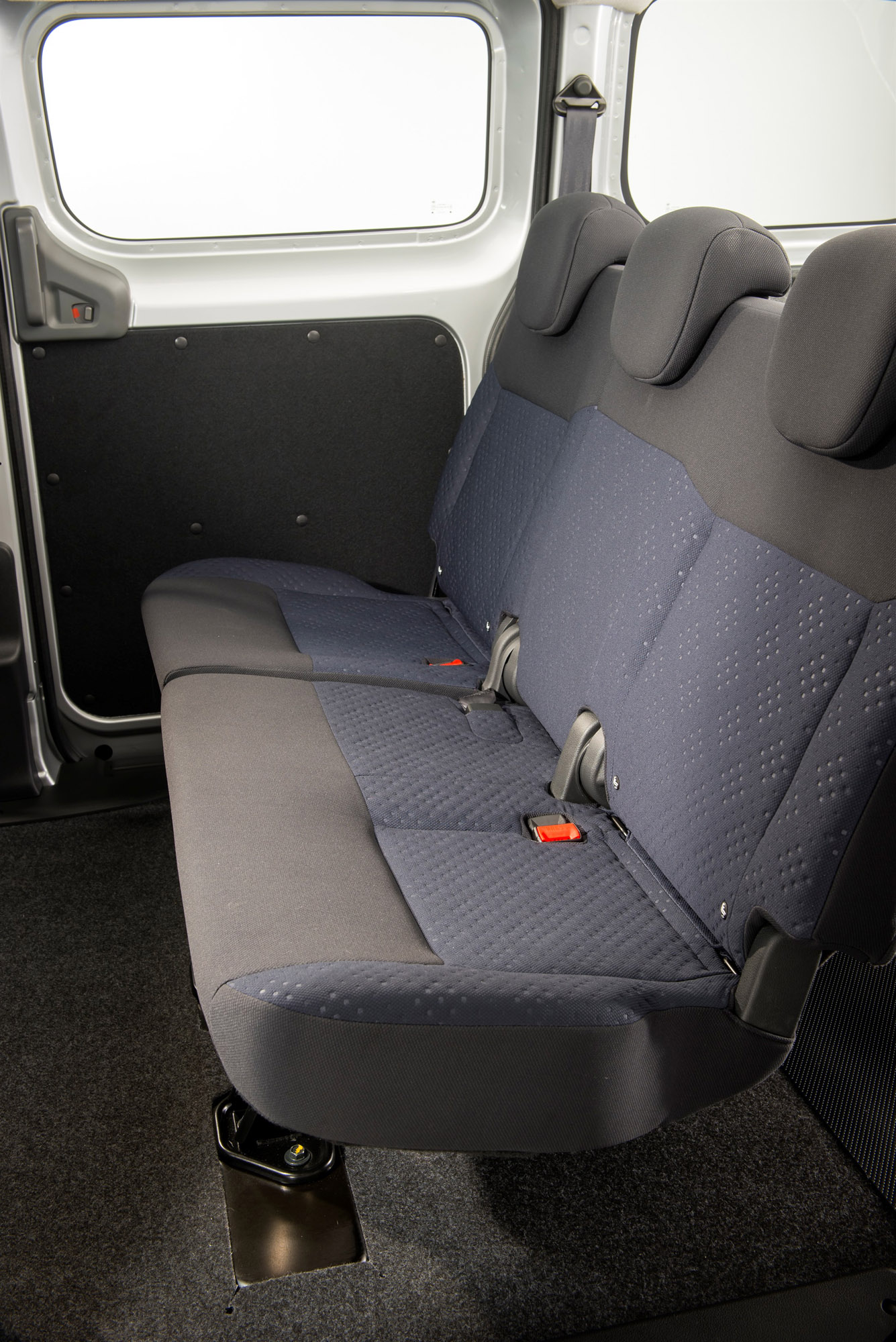 Nissan e-NV200 photo #49