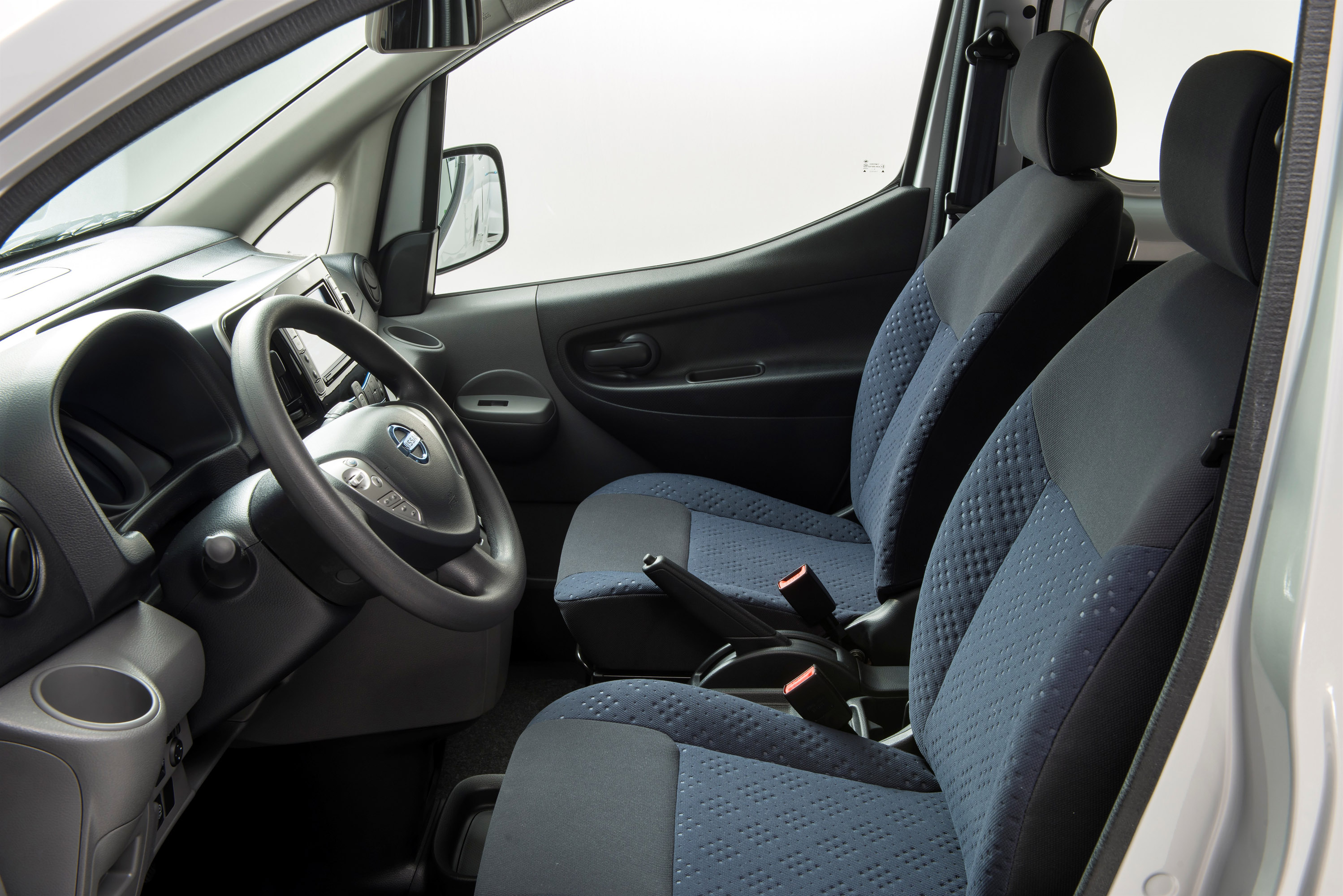 Nissan e-NV200 photo #55