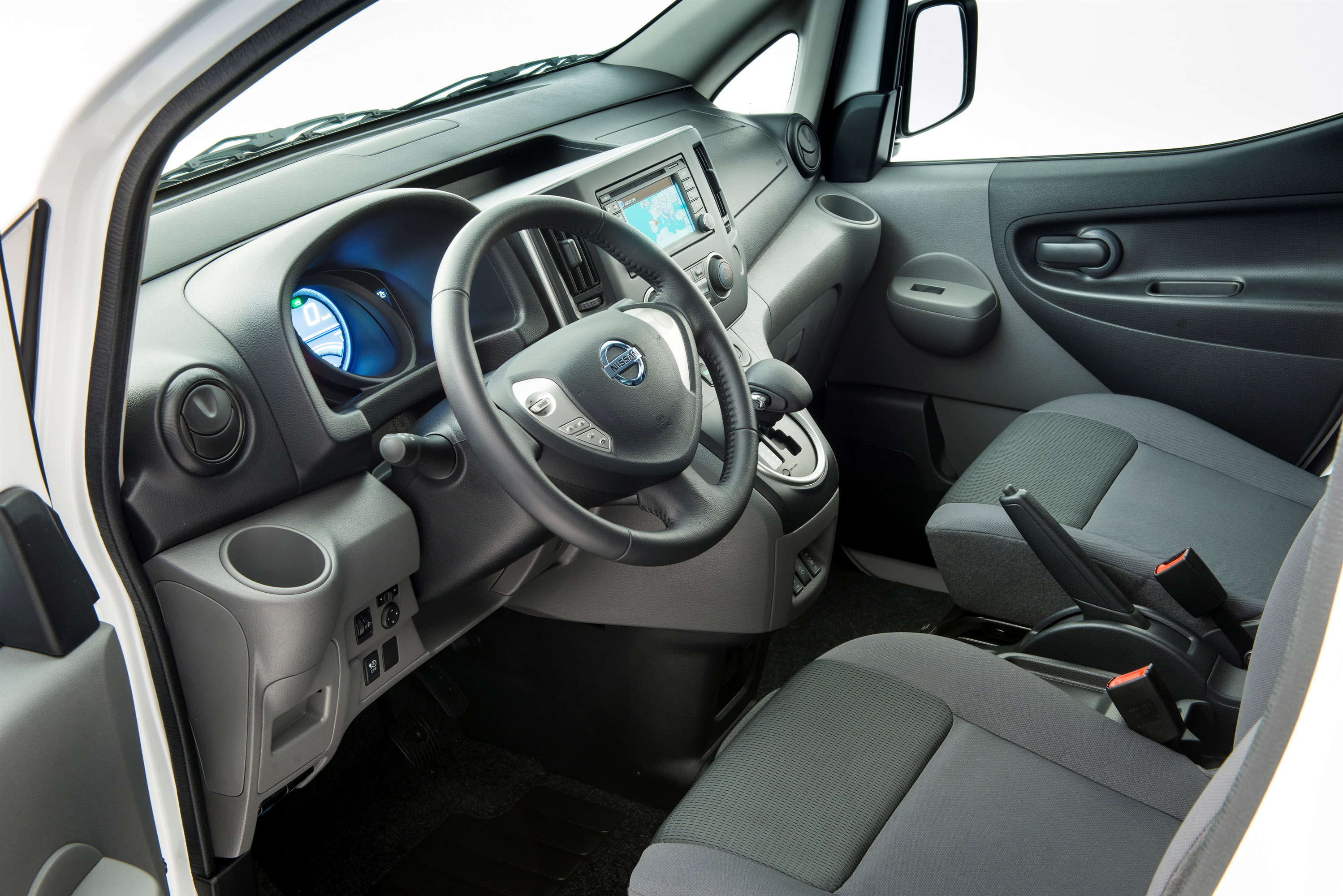 Nissan e-NV200 photo #57