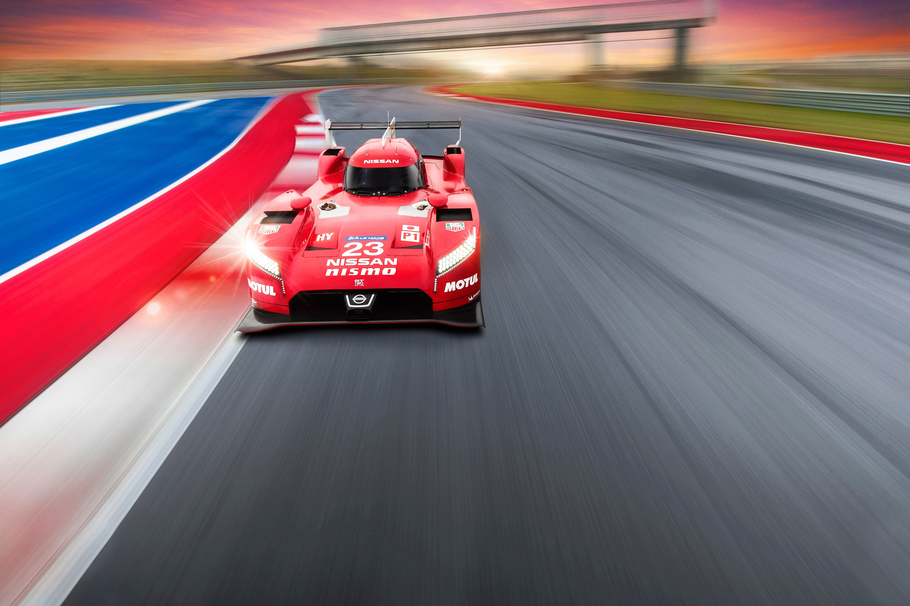 Nissan GT-R LM Nismo Racecar photo #2