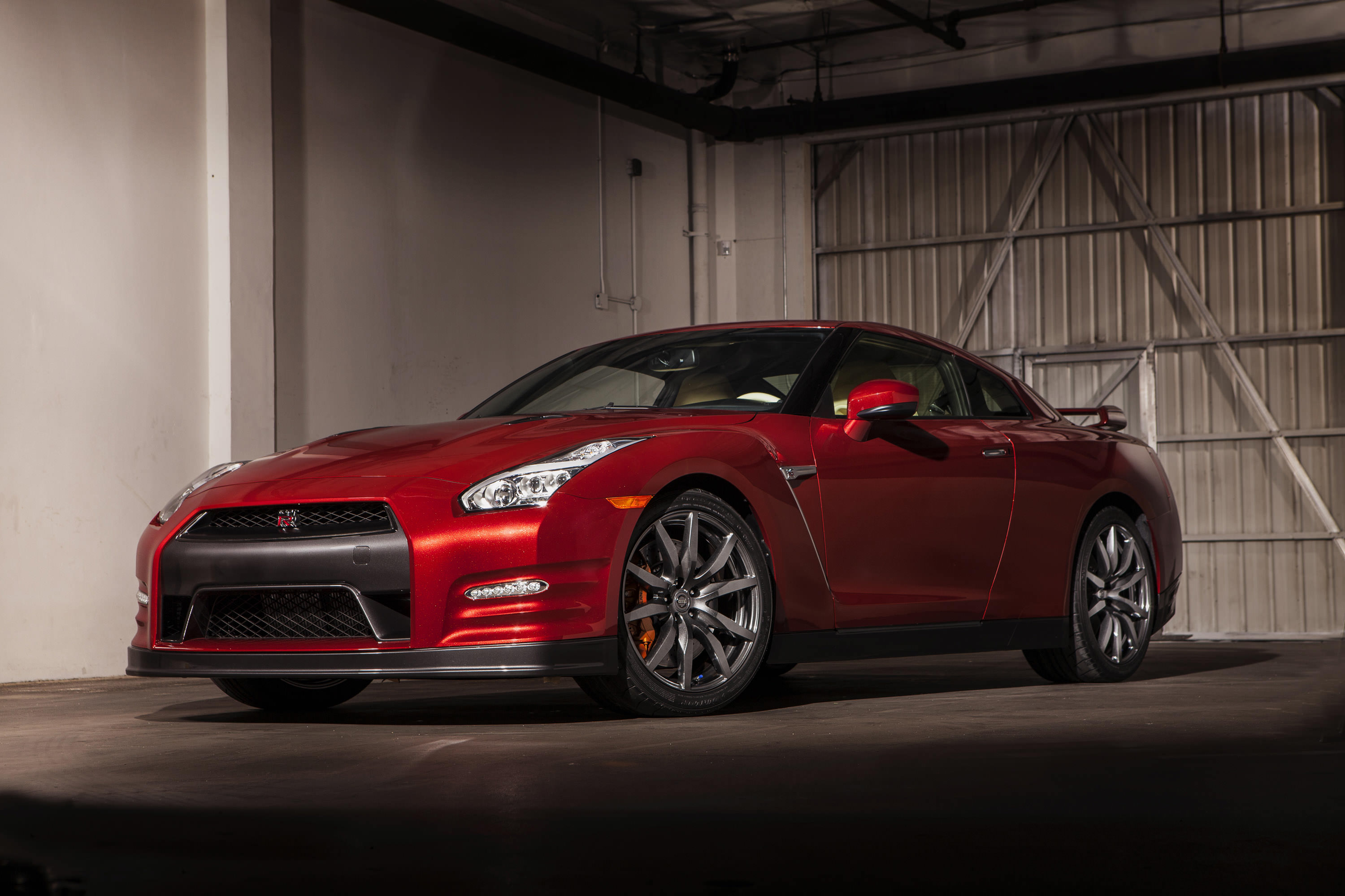 Nissan GT-R photo #1