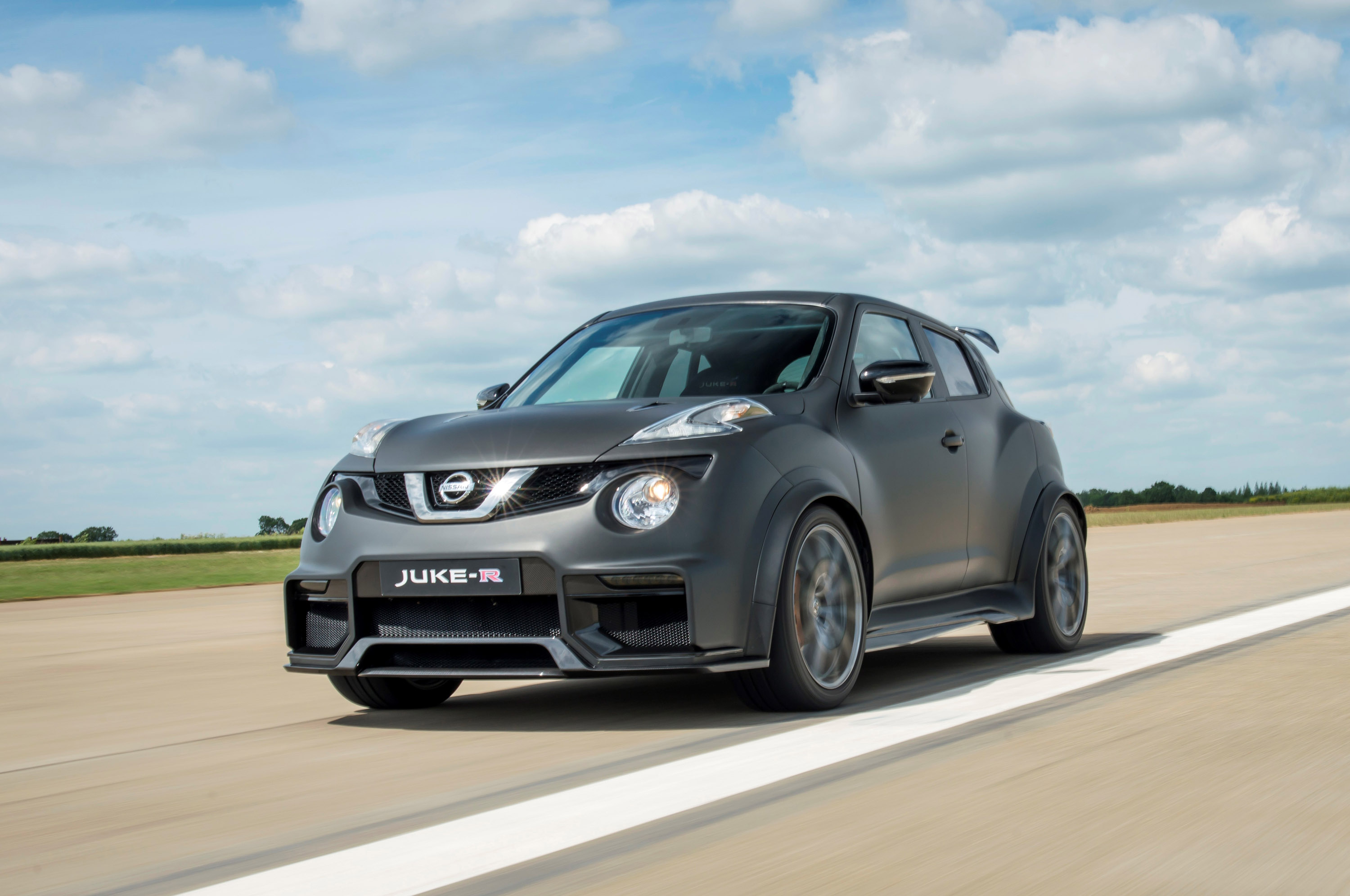 Nissan Juke-R 2.0 Concept photo #2