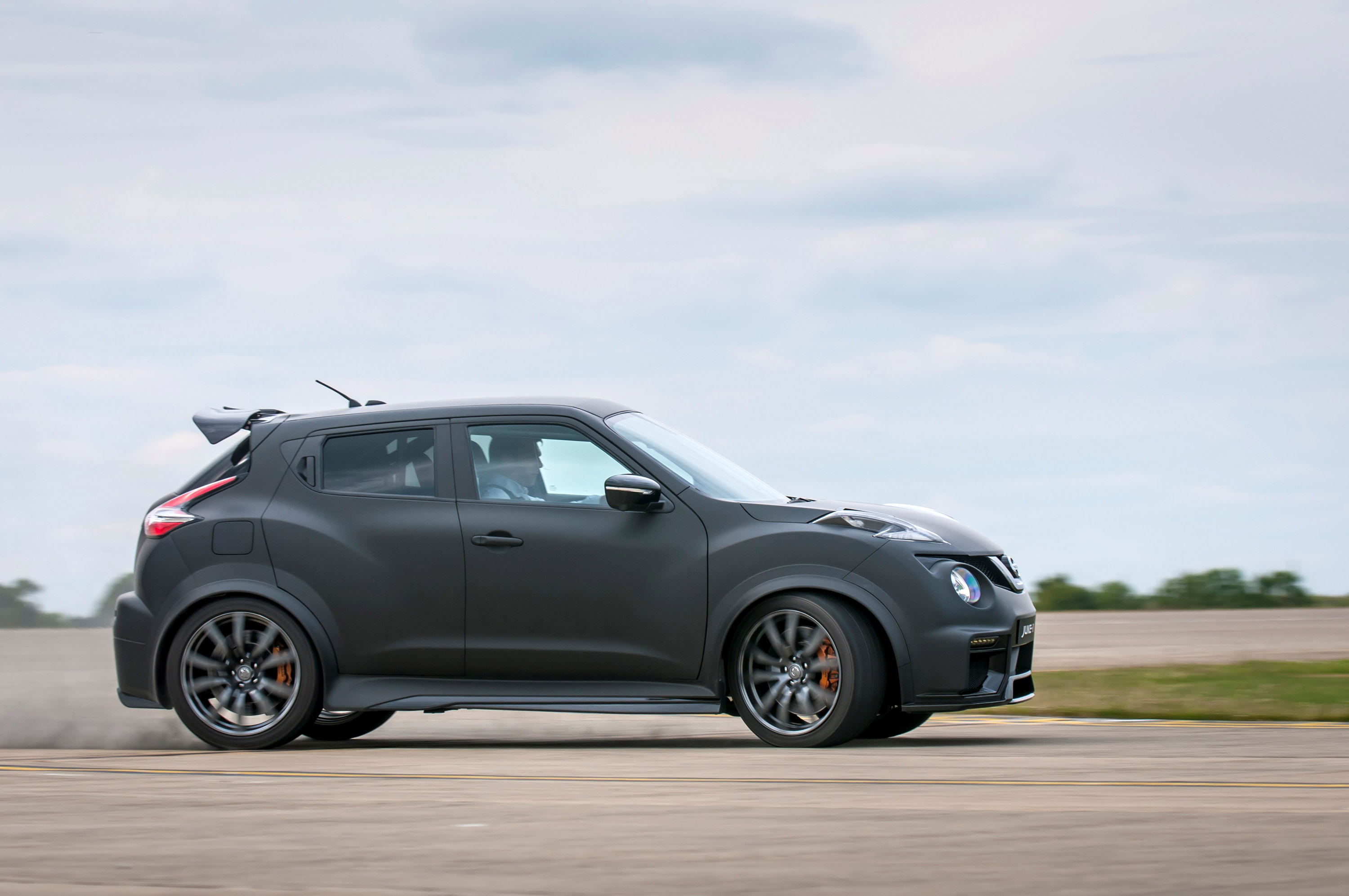Nissan Juke-R 2.0 Concept photo #15