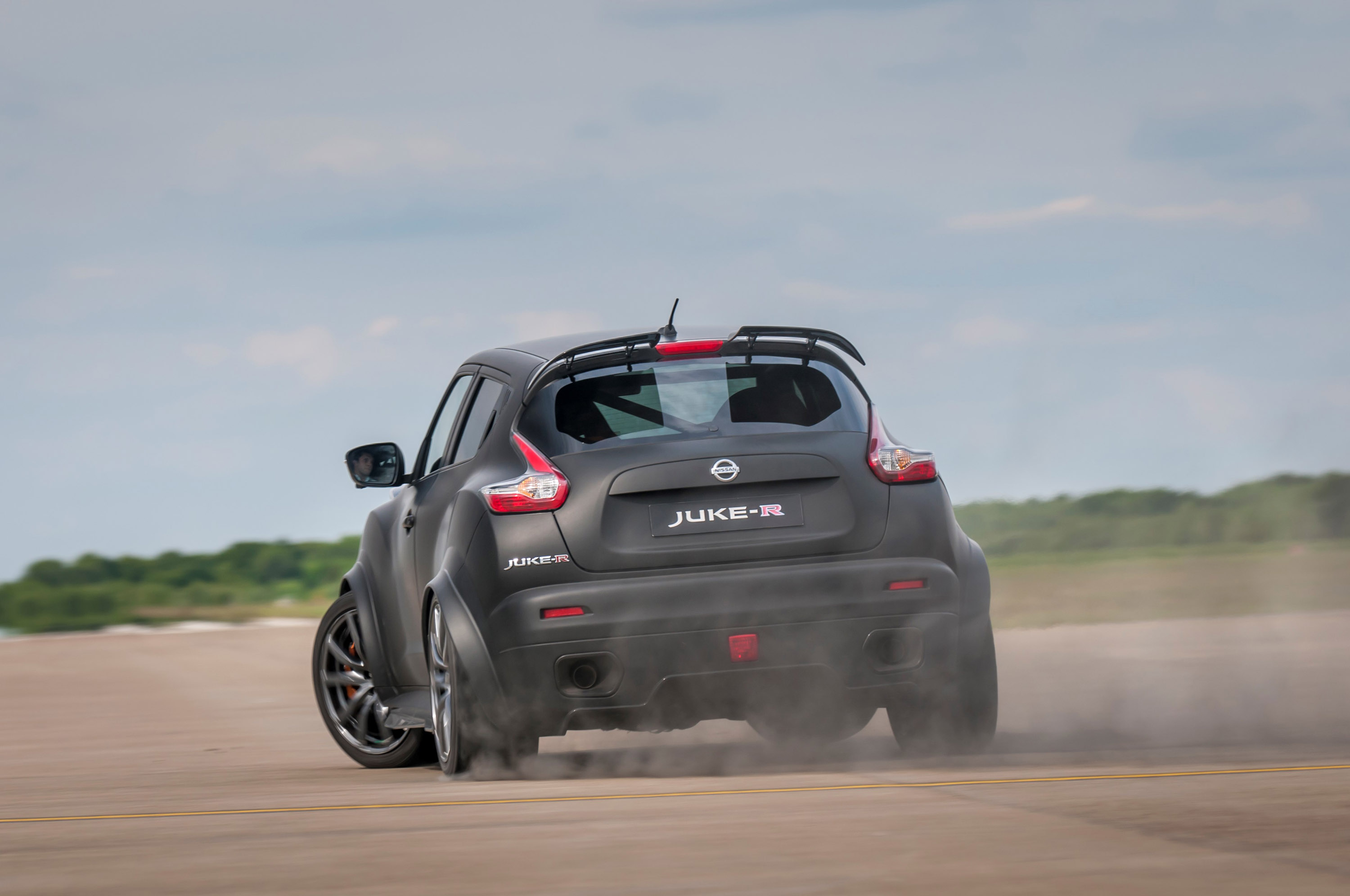 Nissan Juke-R 2.0 Concept photo #16