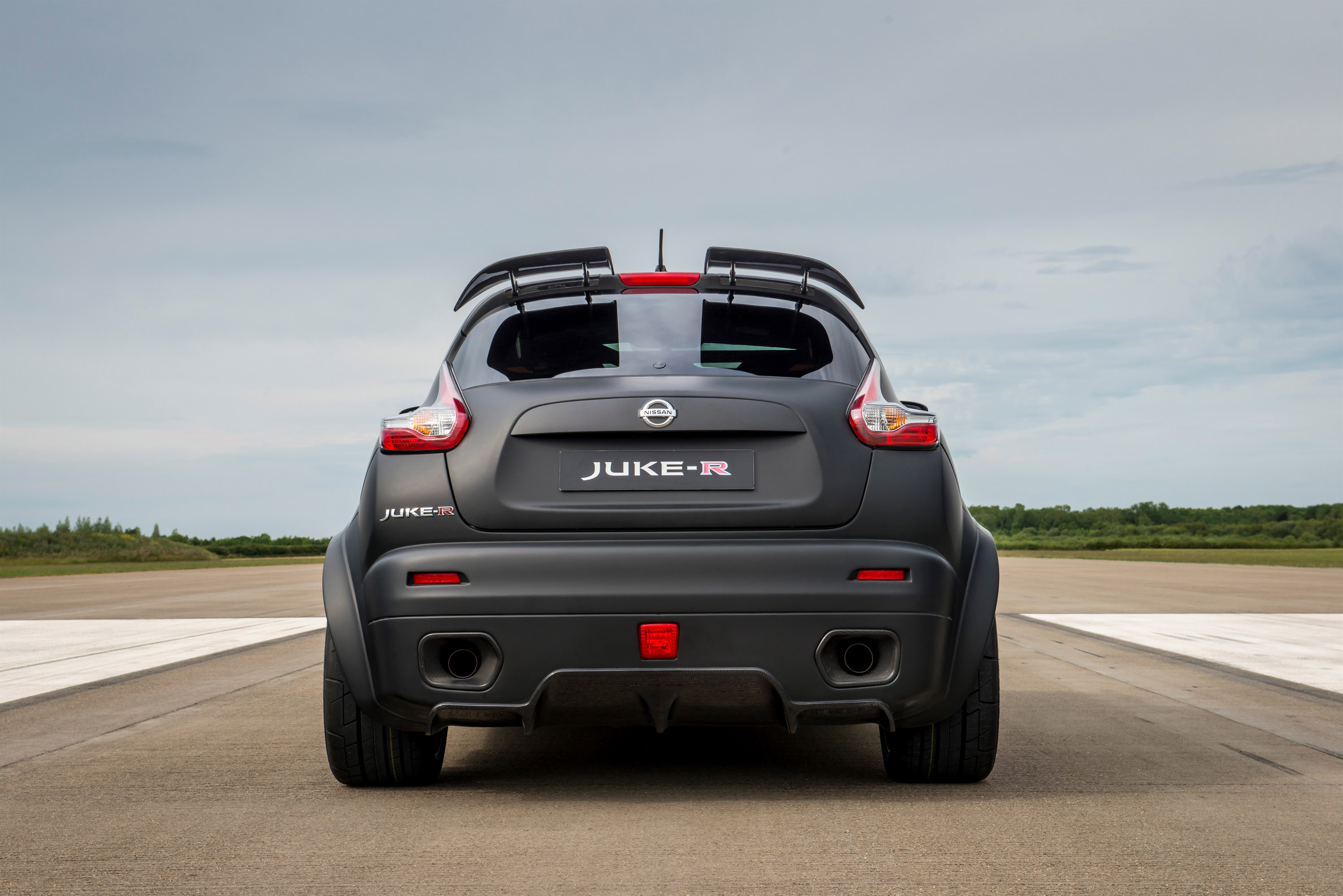 Nissan Juke-R 2.0 Concept photo #17