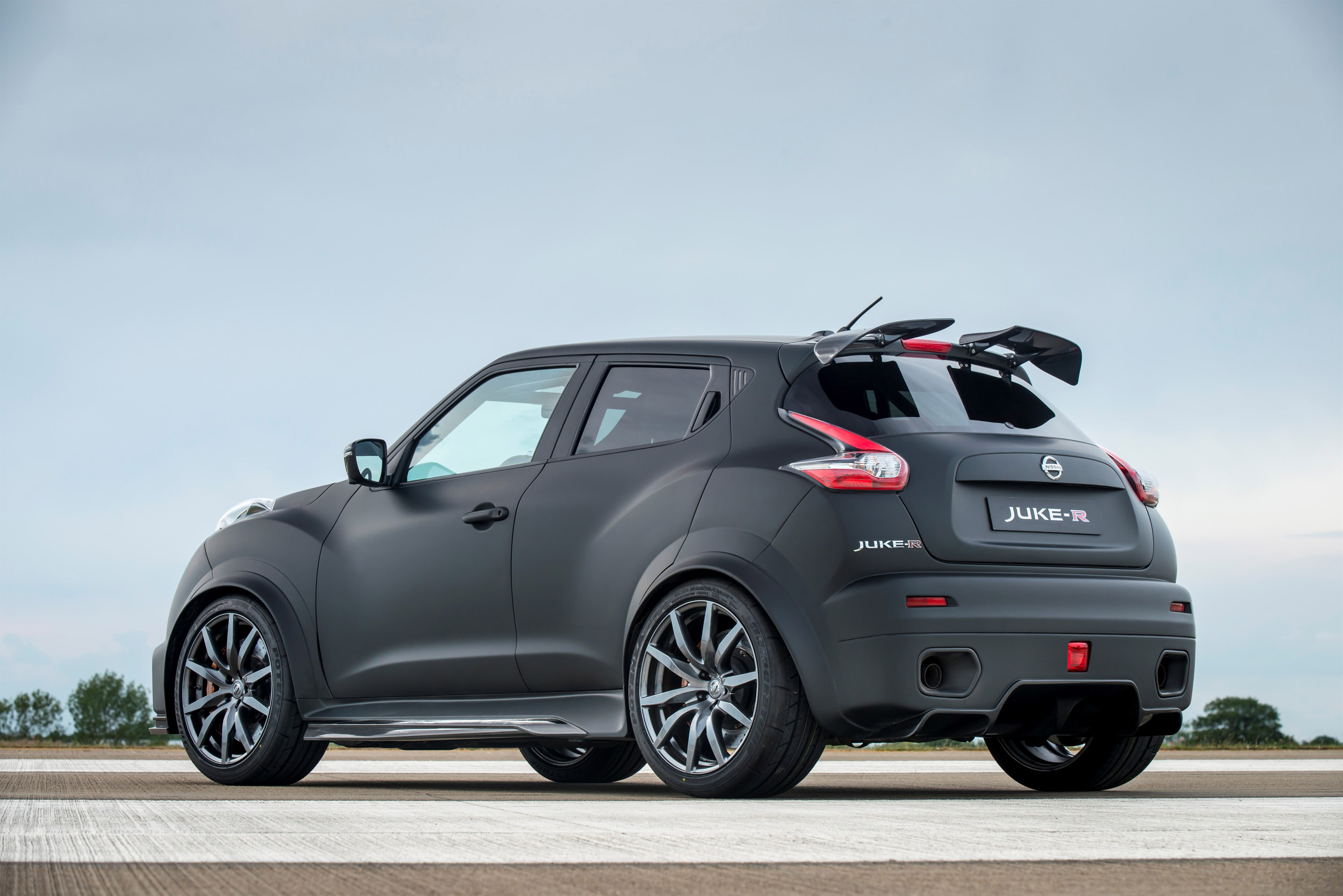 Nissan Juke-R 2.0 Concept photo #18