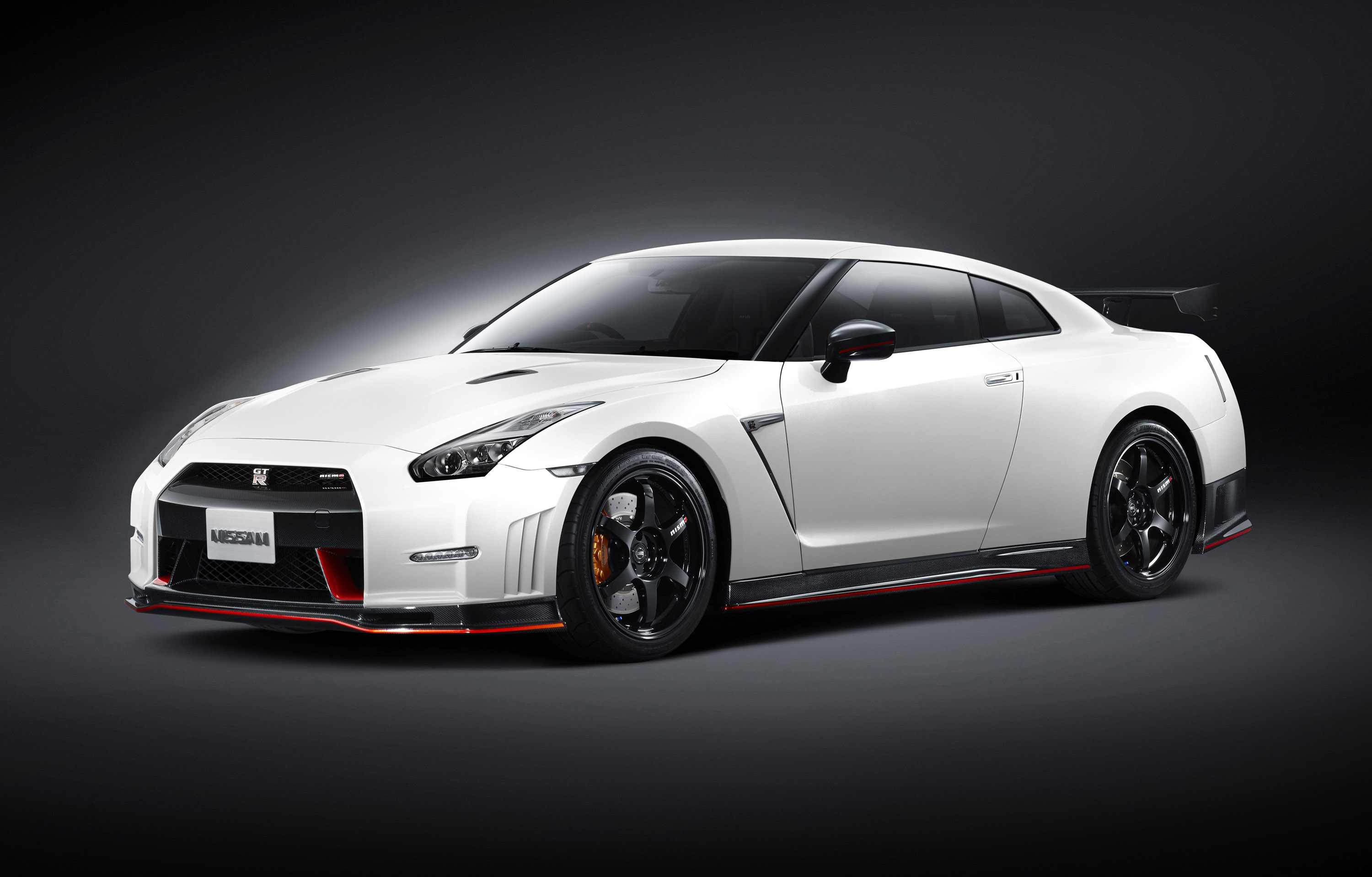 Nissan NISMO GT-R photo #1