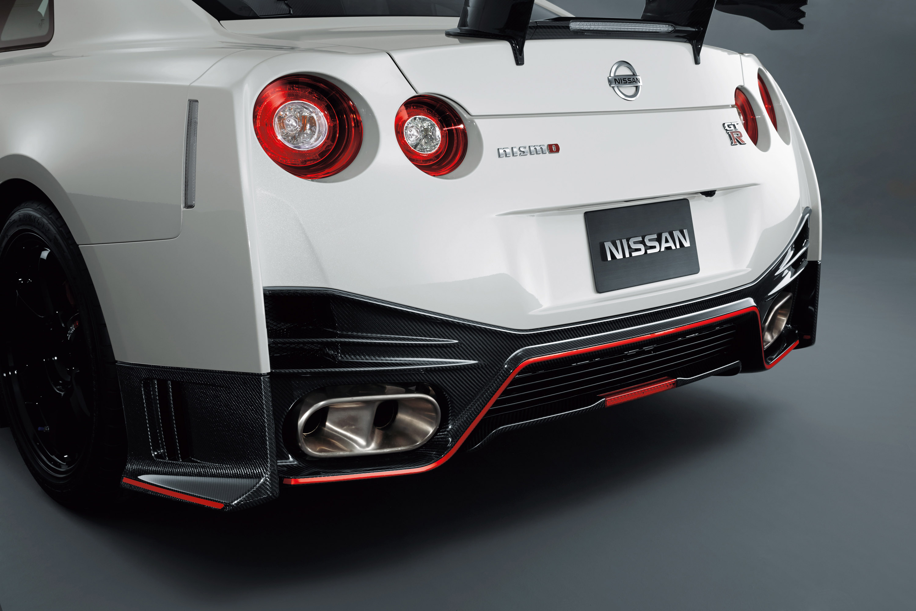 Nissan NISMO GT-R photo #9