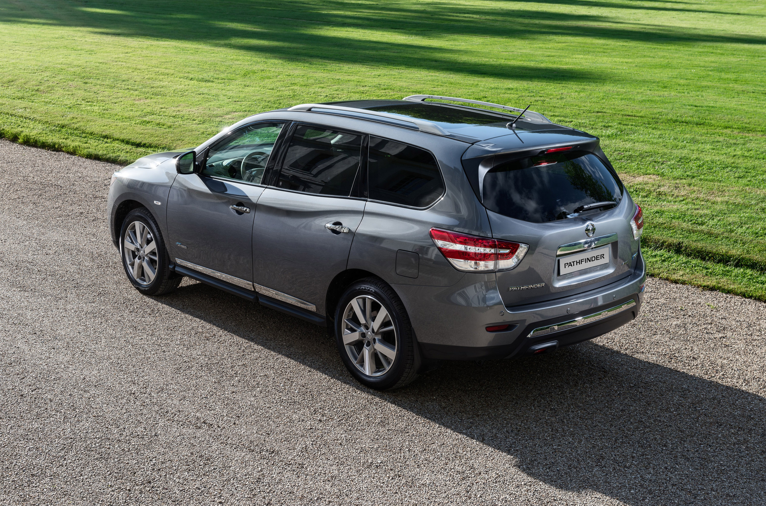 Nissan Pathfinder photo #16