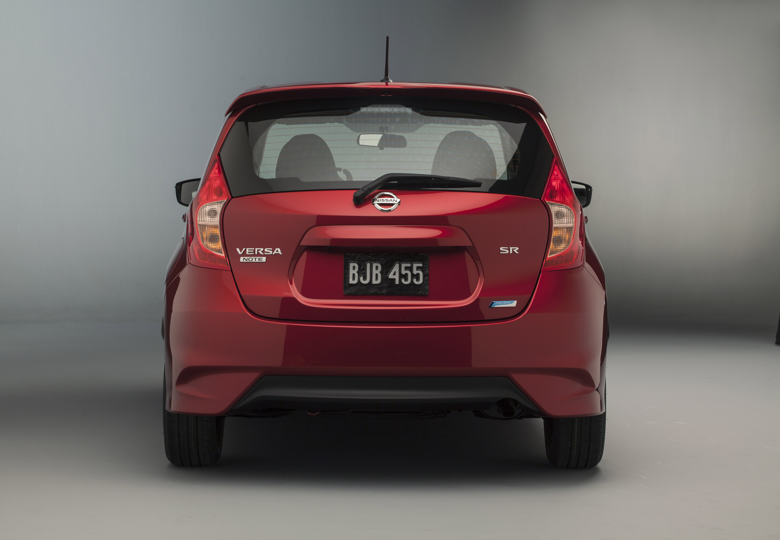 Nissan Versa Note SR photo #15