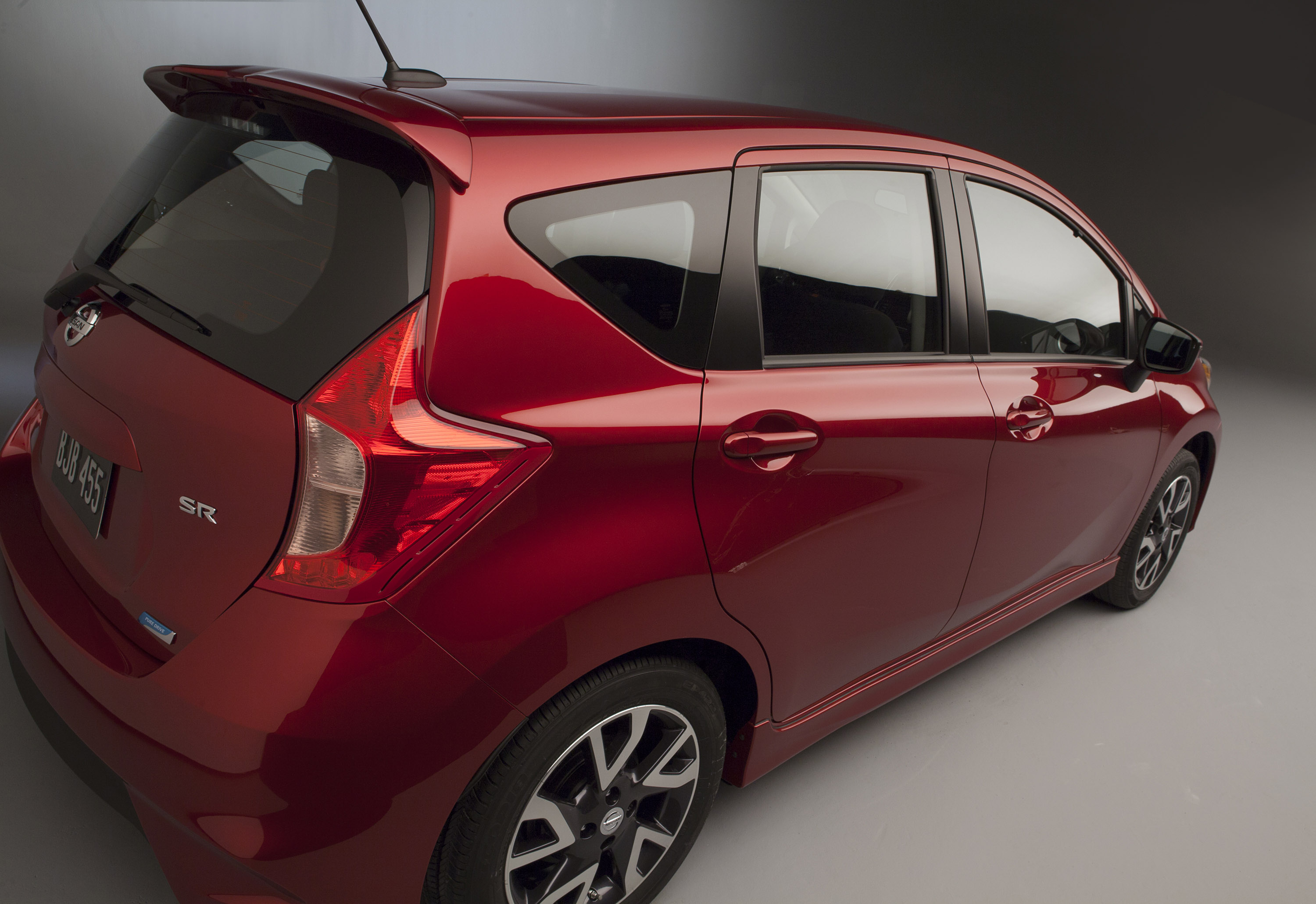 Nissan Versa Note SR photo #16