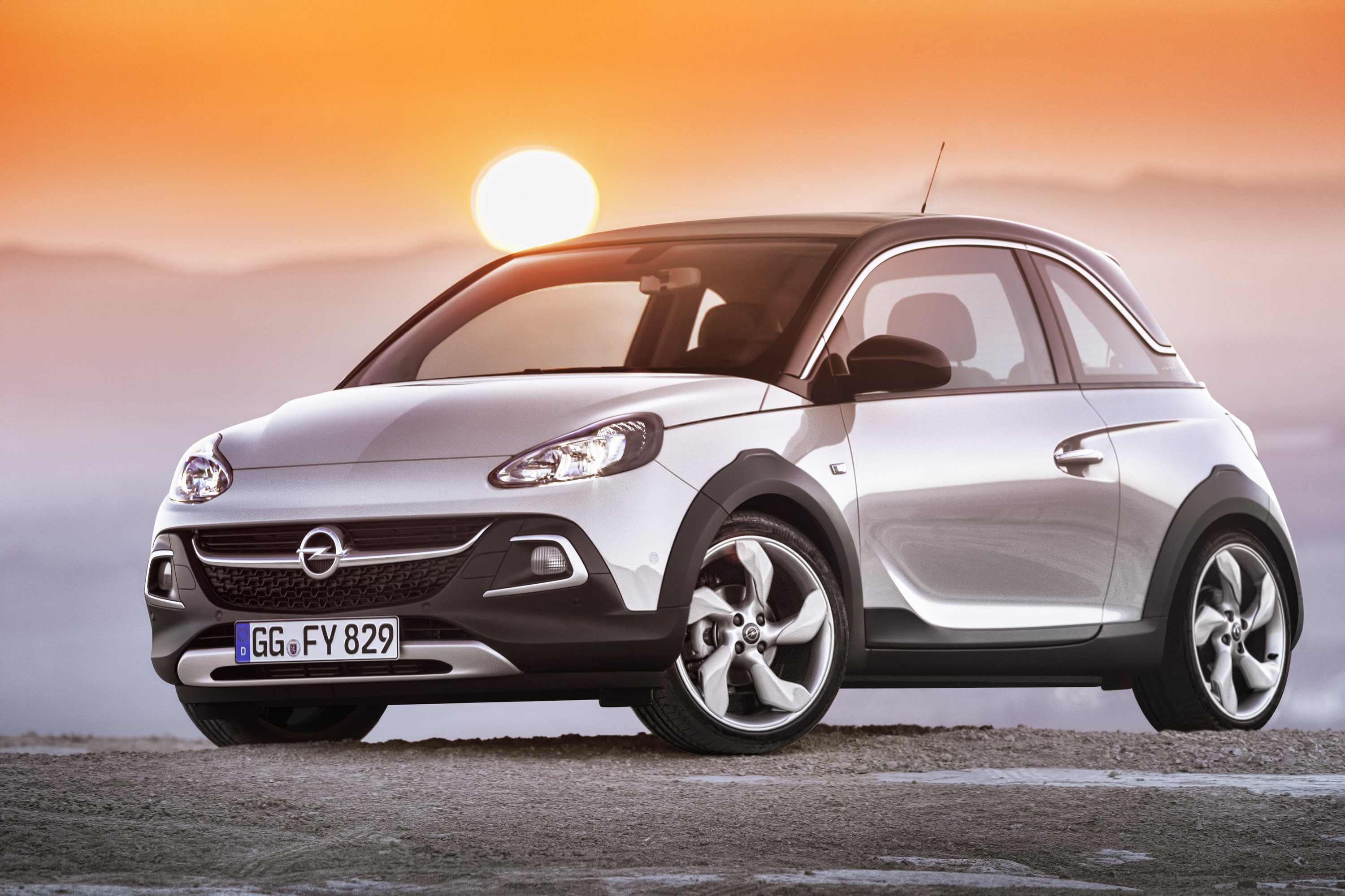 Opel Adam Rocks photo #1