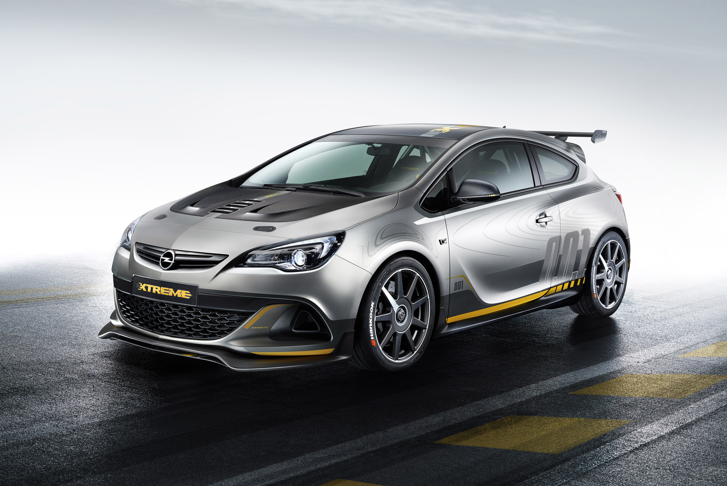 Opel Astra OPC Extreme photo #1
