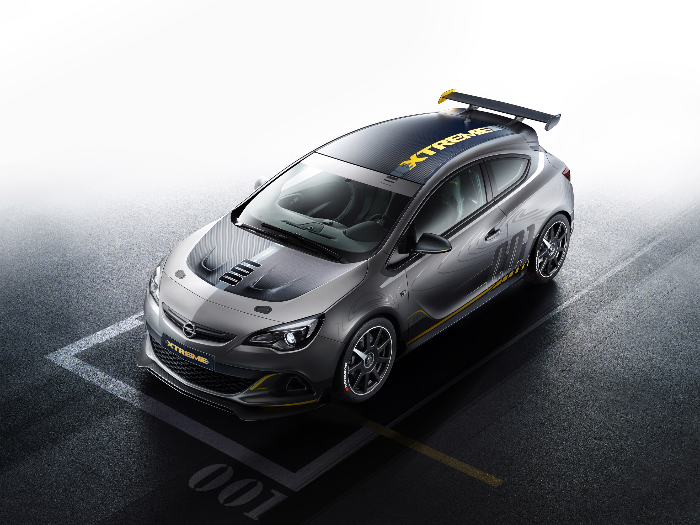 Opel Astra OPC Extreme photo #2
