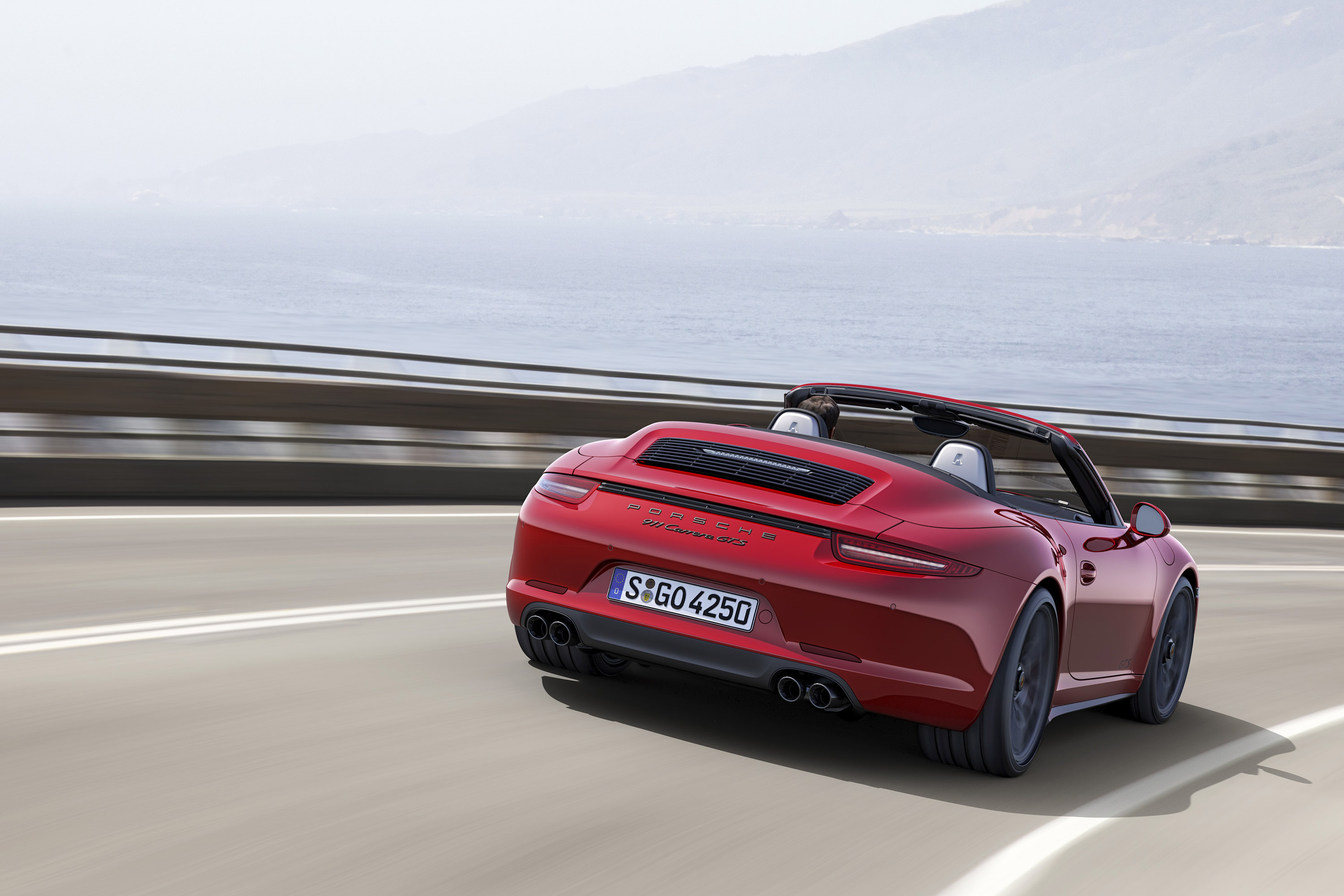 Porsche 911 Carrera GTS photo #6