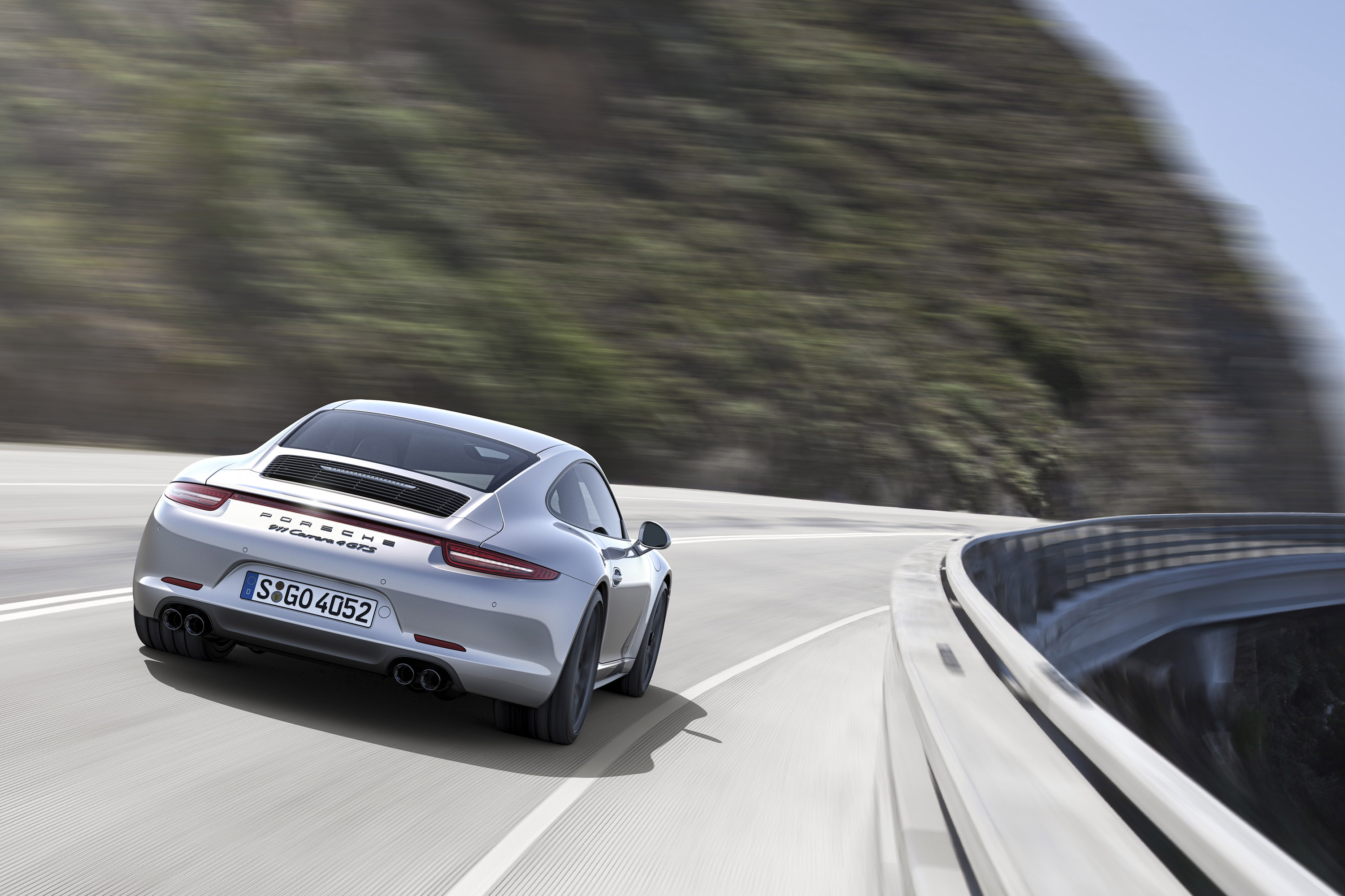 Porsche 911 Carrera GTS photo #9