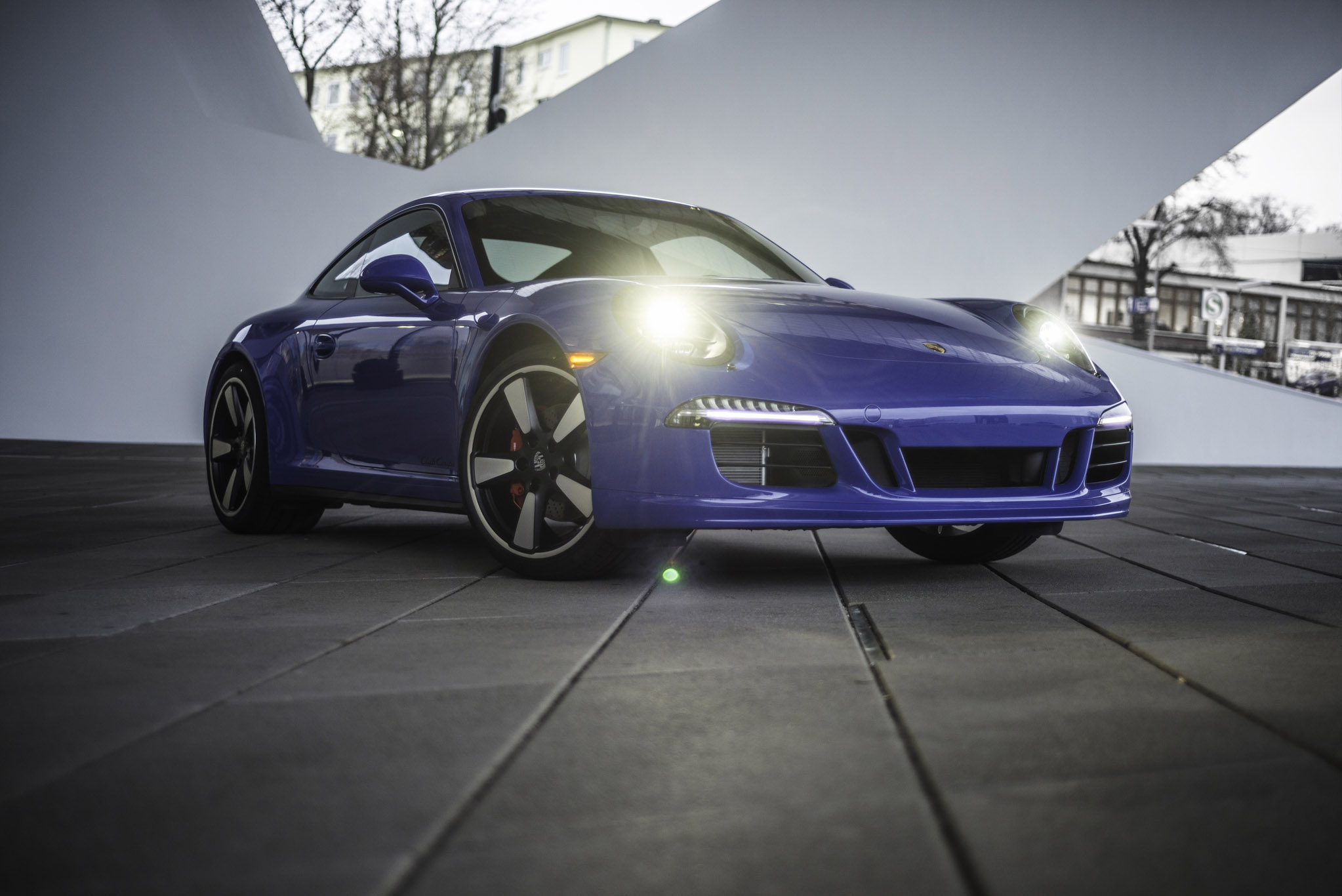 Porsche 911 GTS Club Coupe photo #2