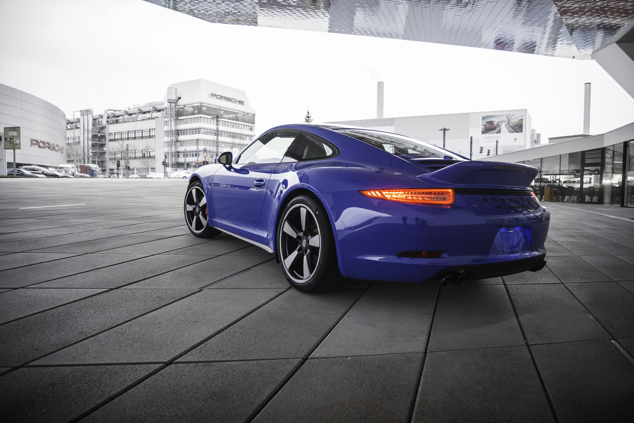 Porsche 911 GTS Club Coupe photo #5