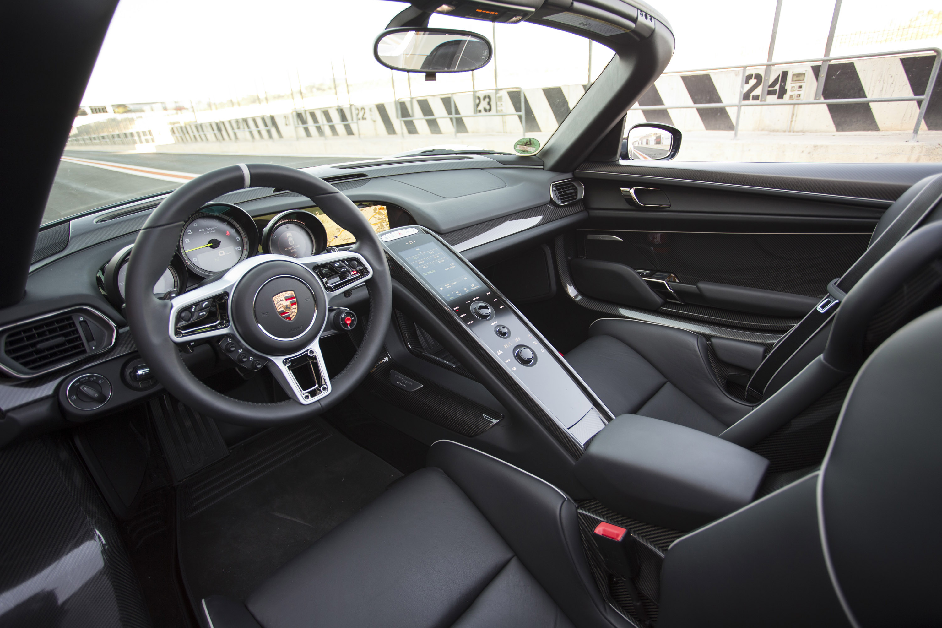 Porsche 918 Spyder photo #96