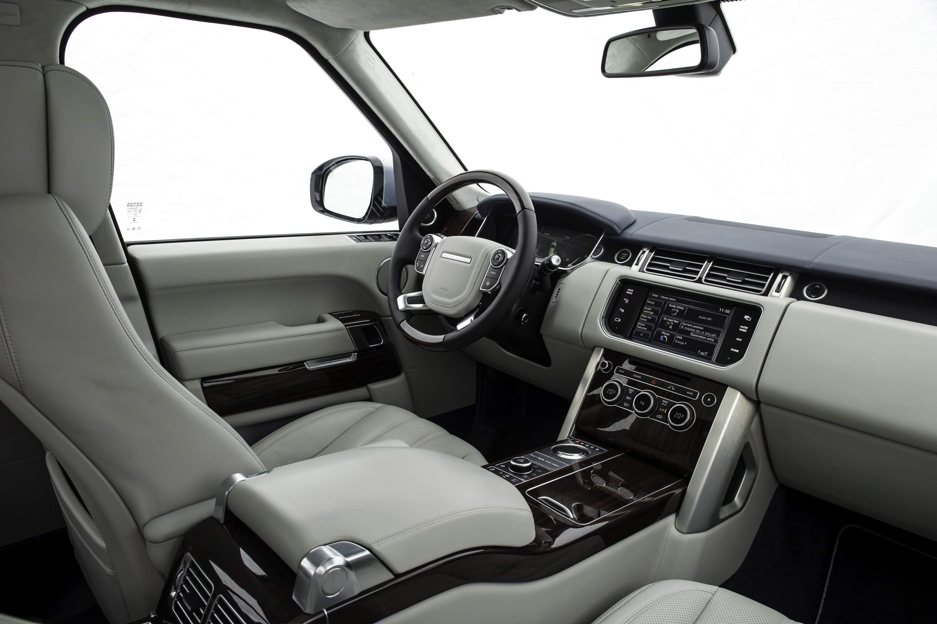 Range Rover Hybrid photo #27