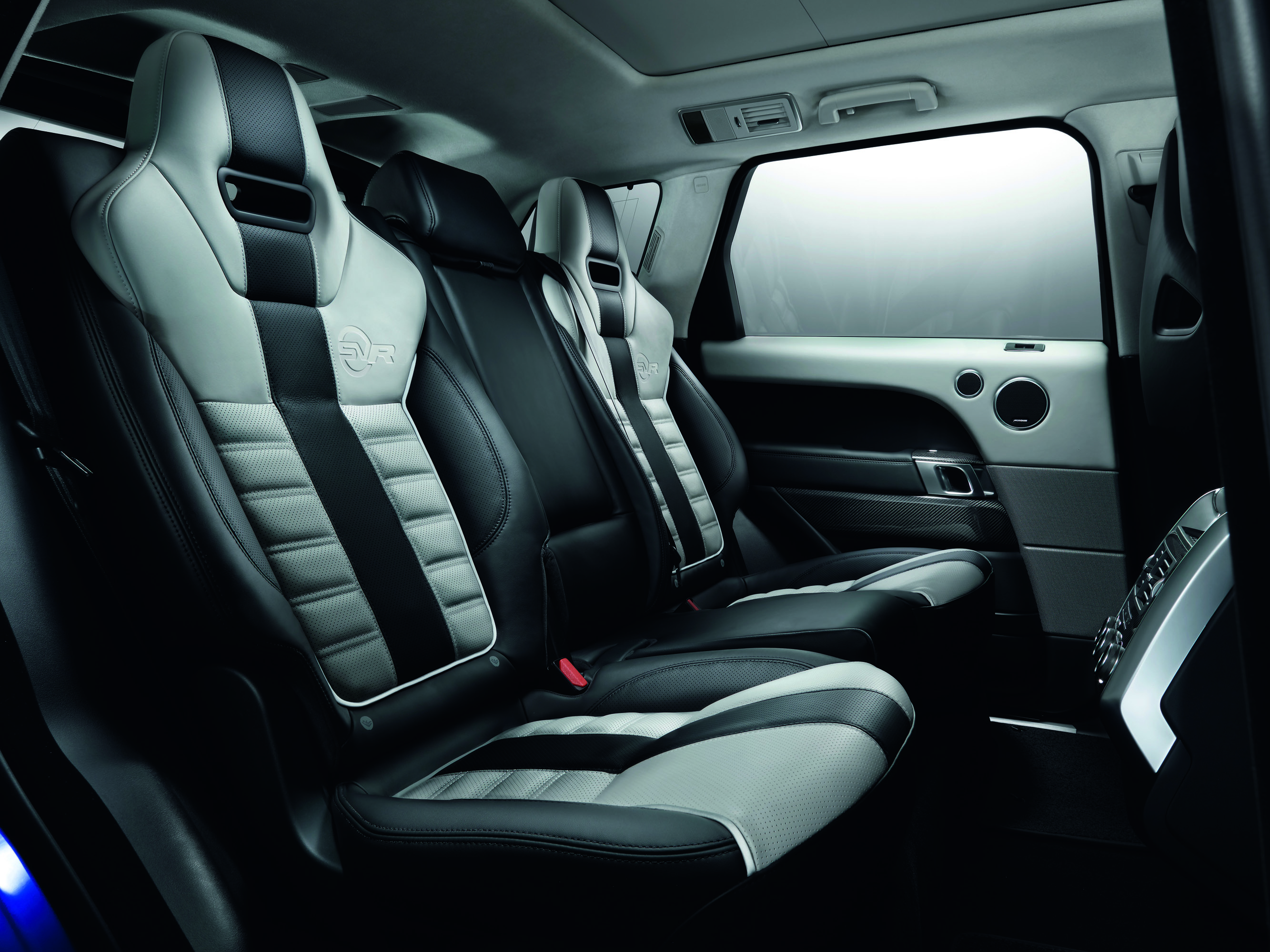 Range Rover Sport SVR photo #35