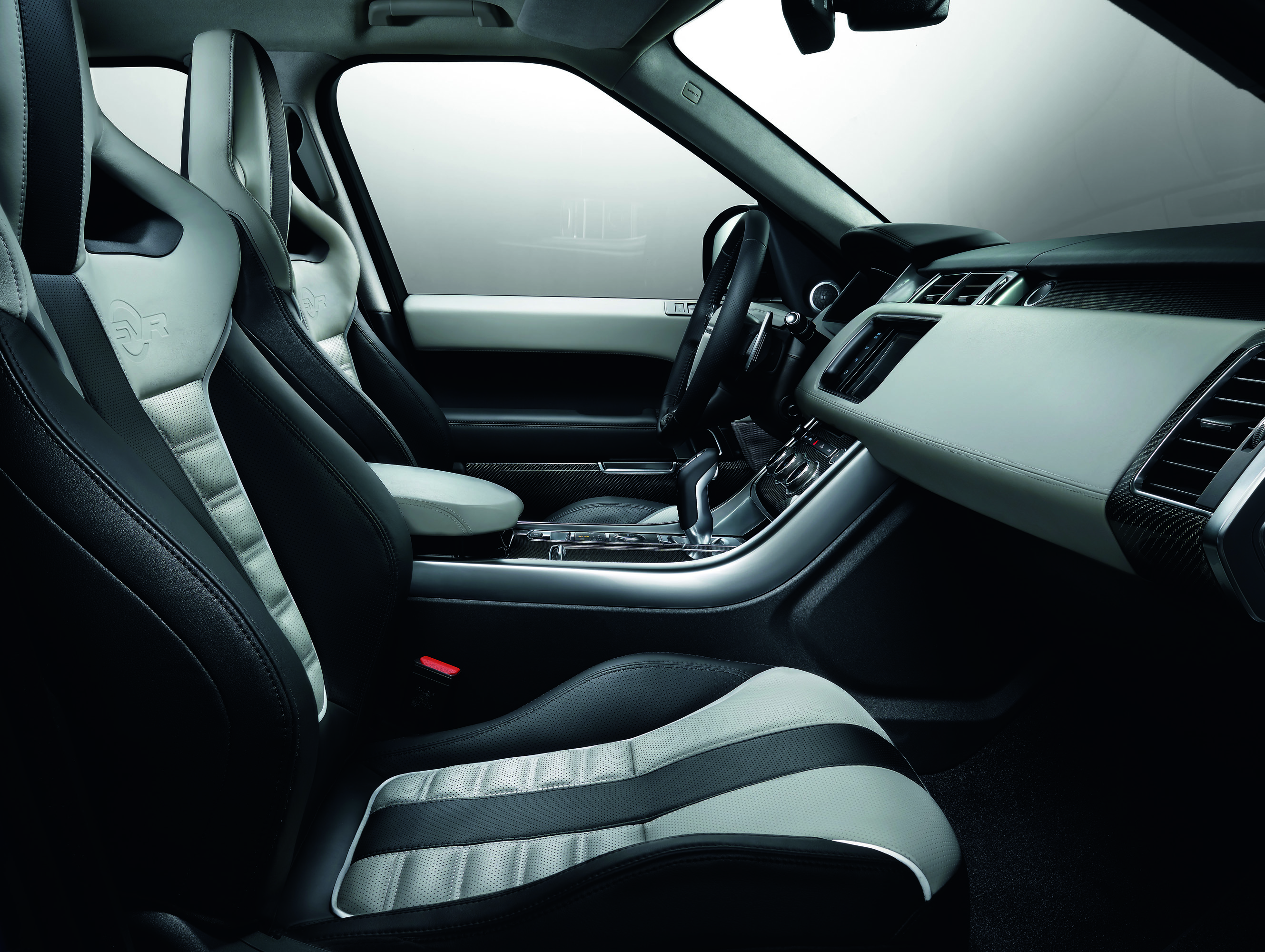 Range Rover Sport SVR photo #38