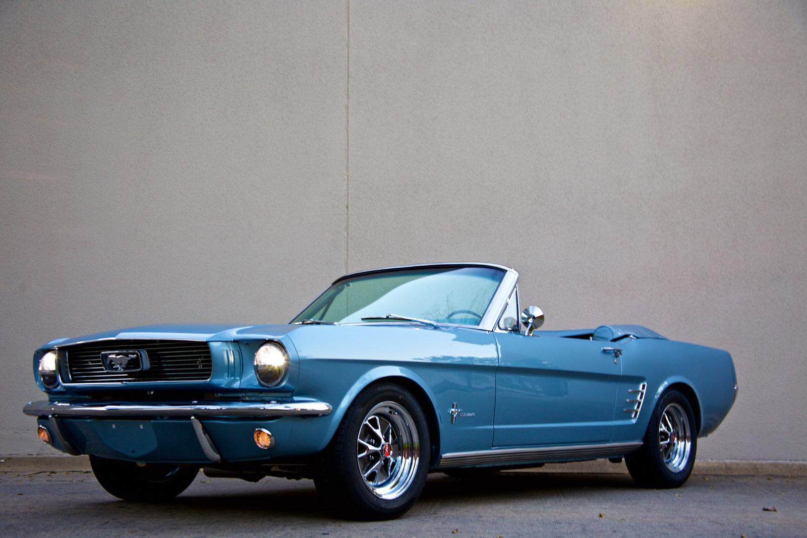 Revology Cars Ford Mustang photo #1