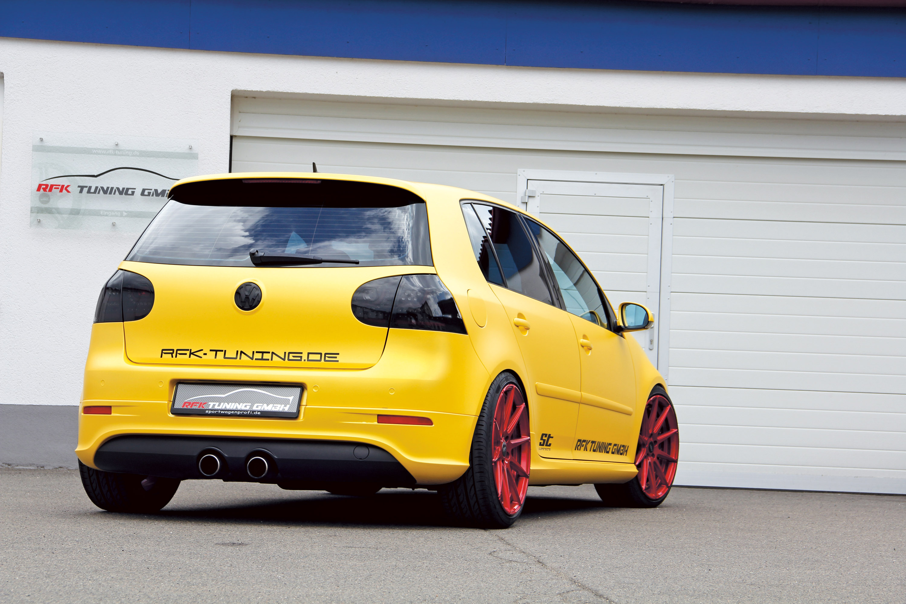 Volkswagen Golf 5 Р¶РµР»С‚С‹Р№