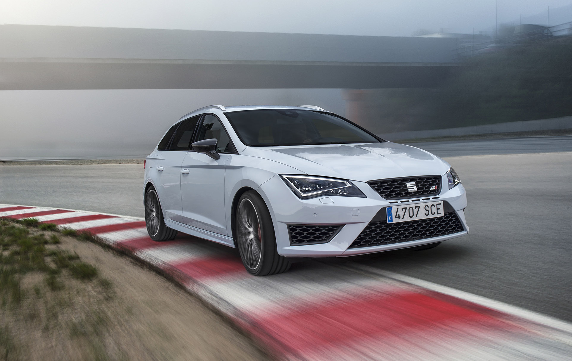 Seat Leon ST Cupra photo #1