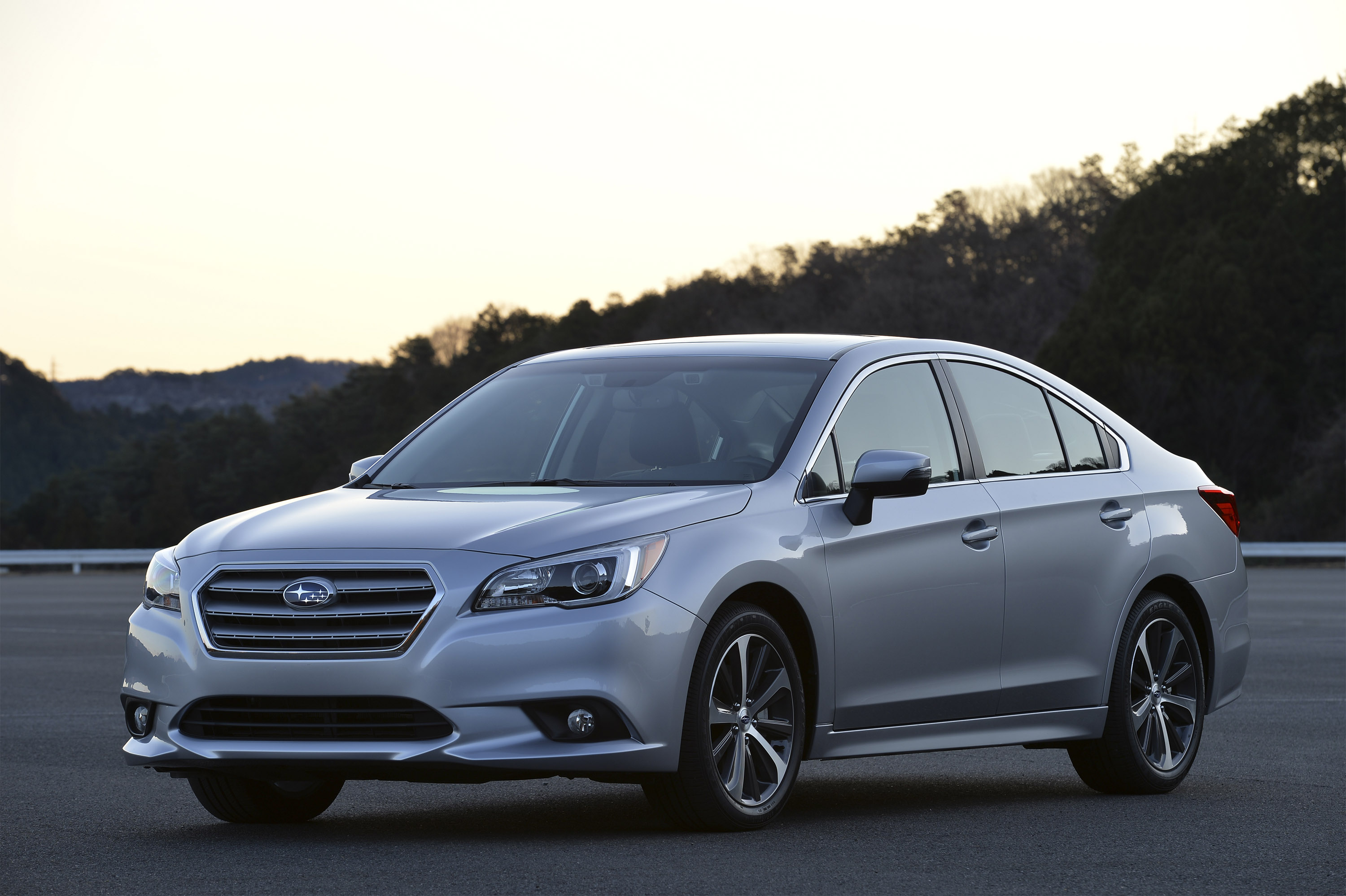 2015 Subaru Legacy HD Pictures