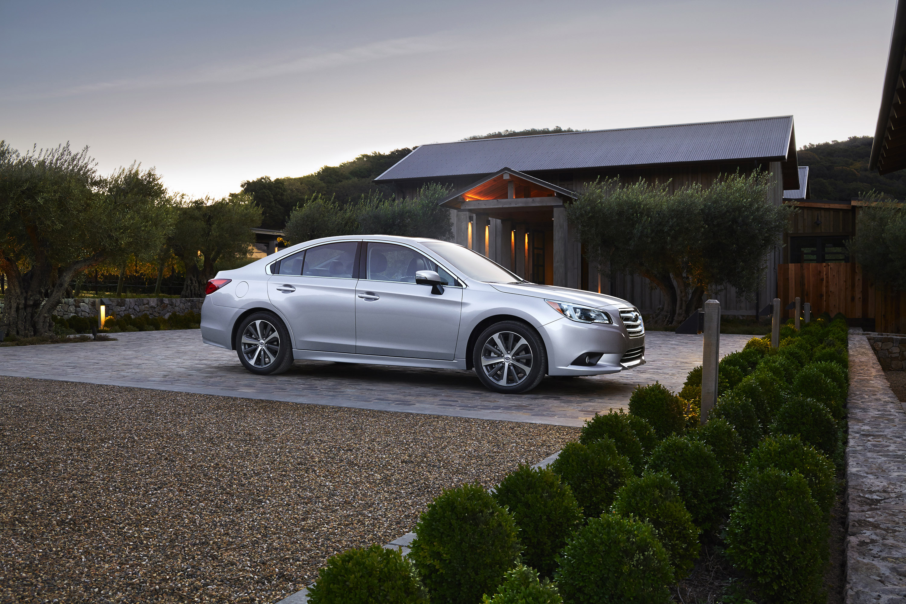 Subaru Legacy photo #16