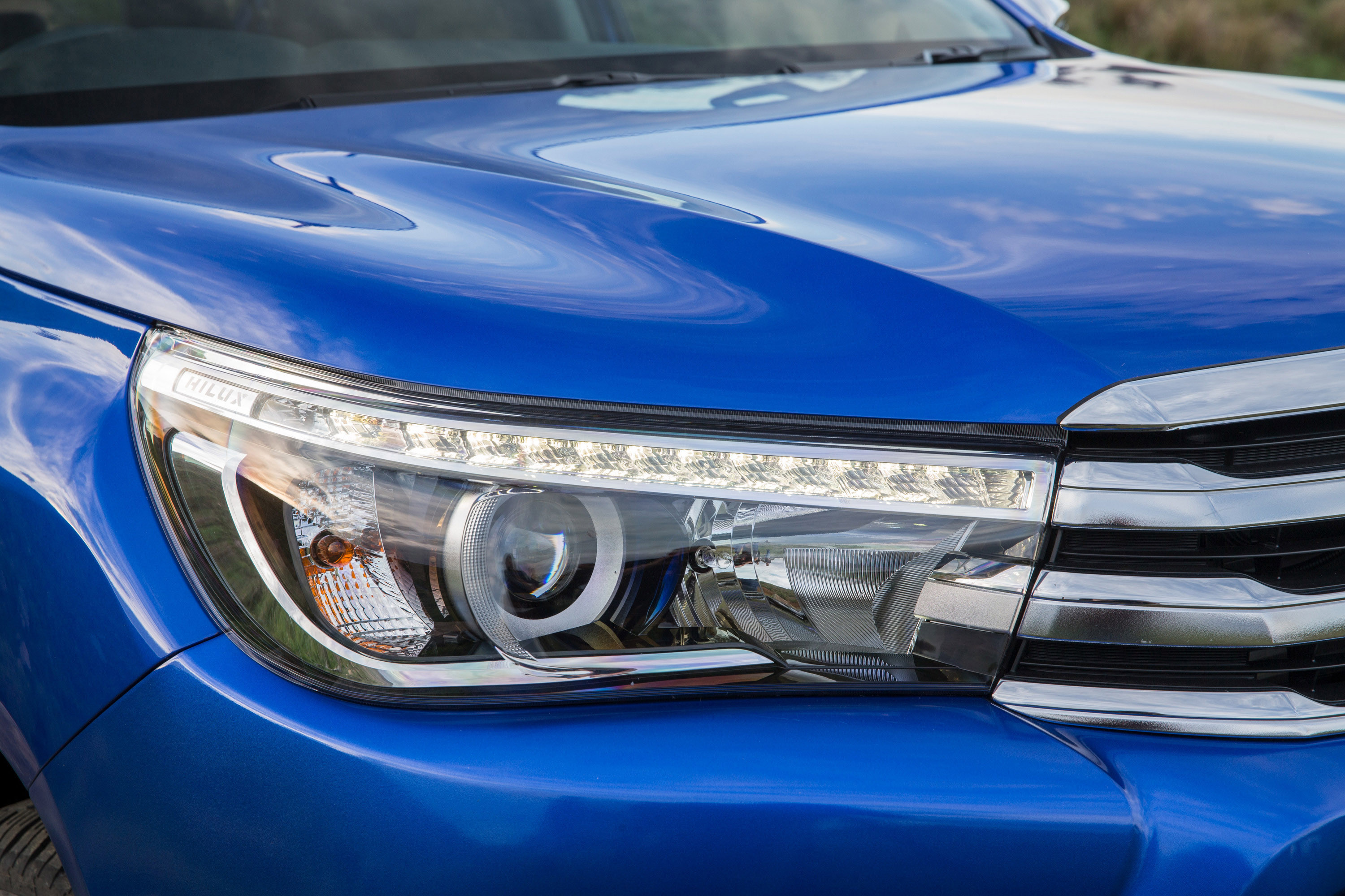 Toyota HiLux photo #15