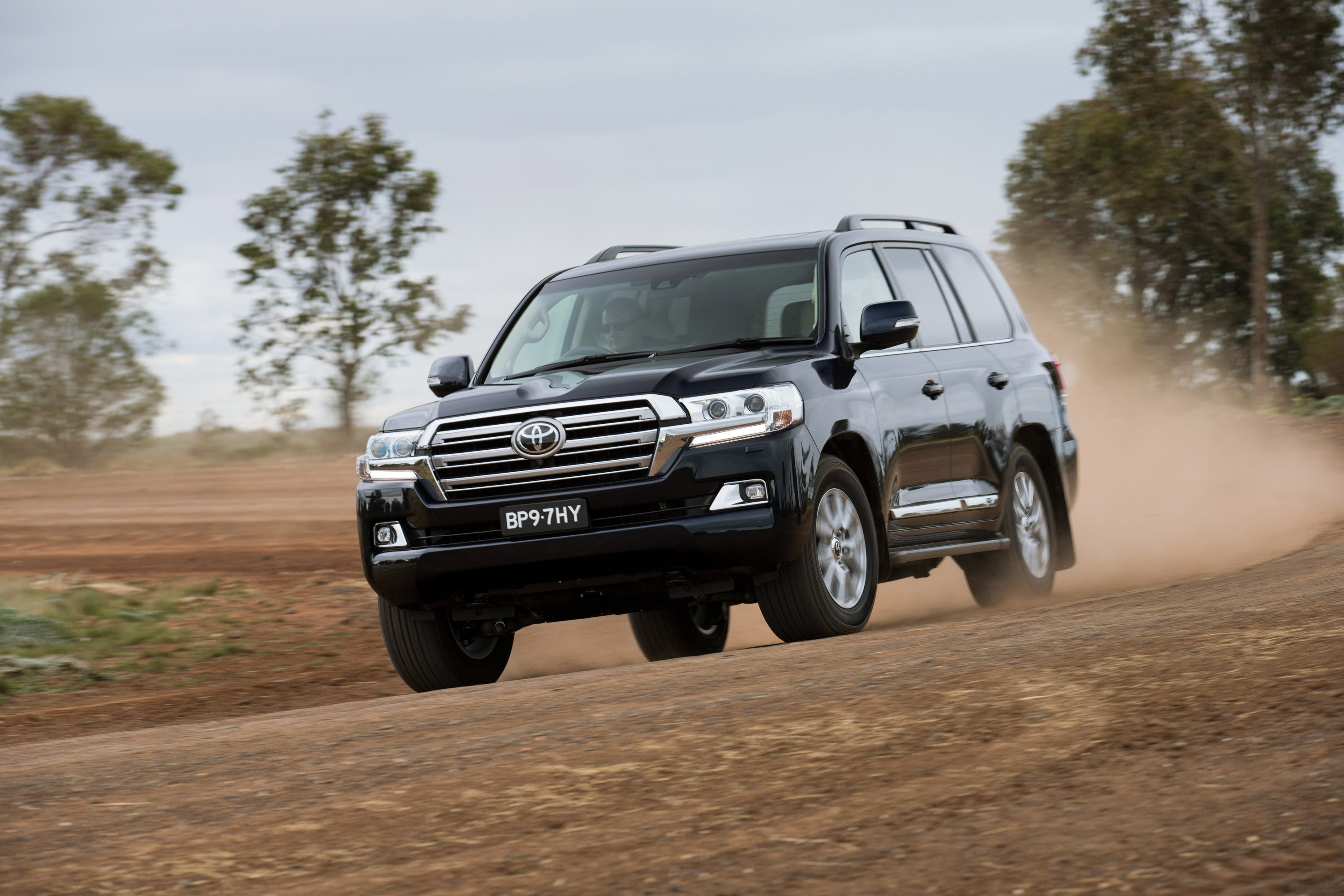 Toyota Land Cruiser Facelift photo #2