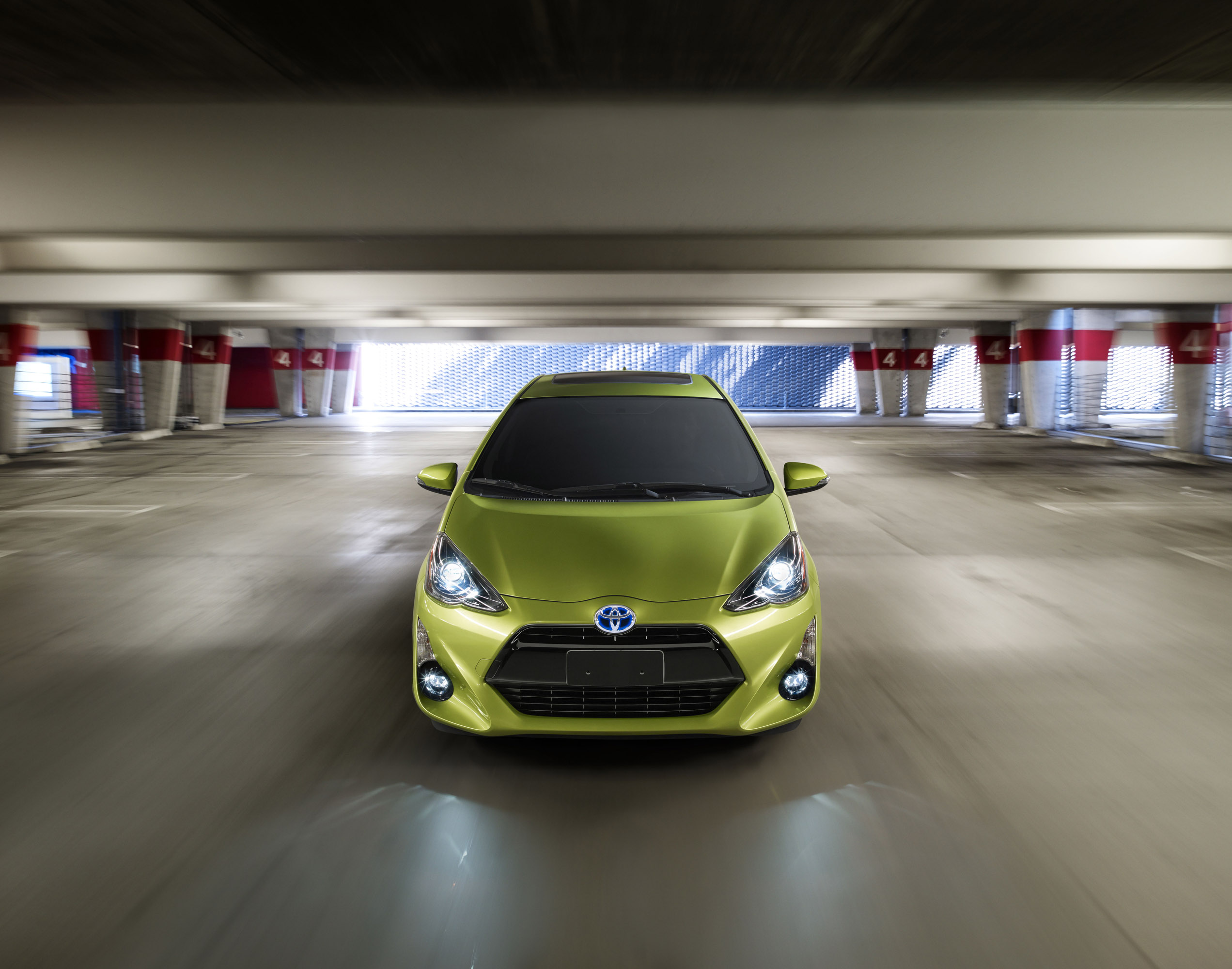 Toyota Prius c photo #2