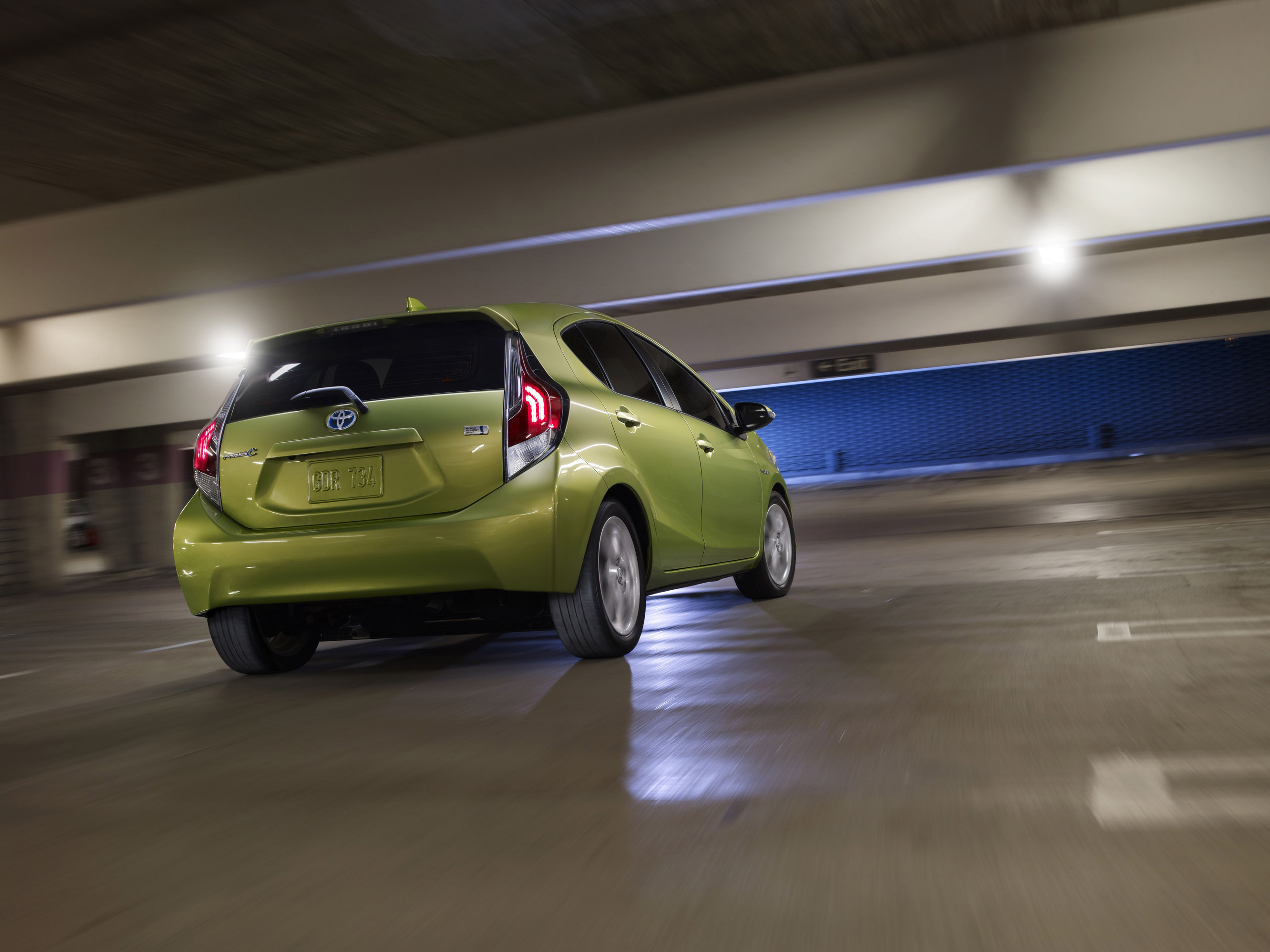 Toyota Prius c photo #7