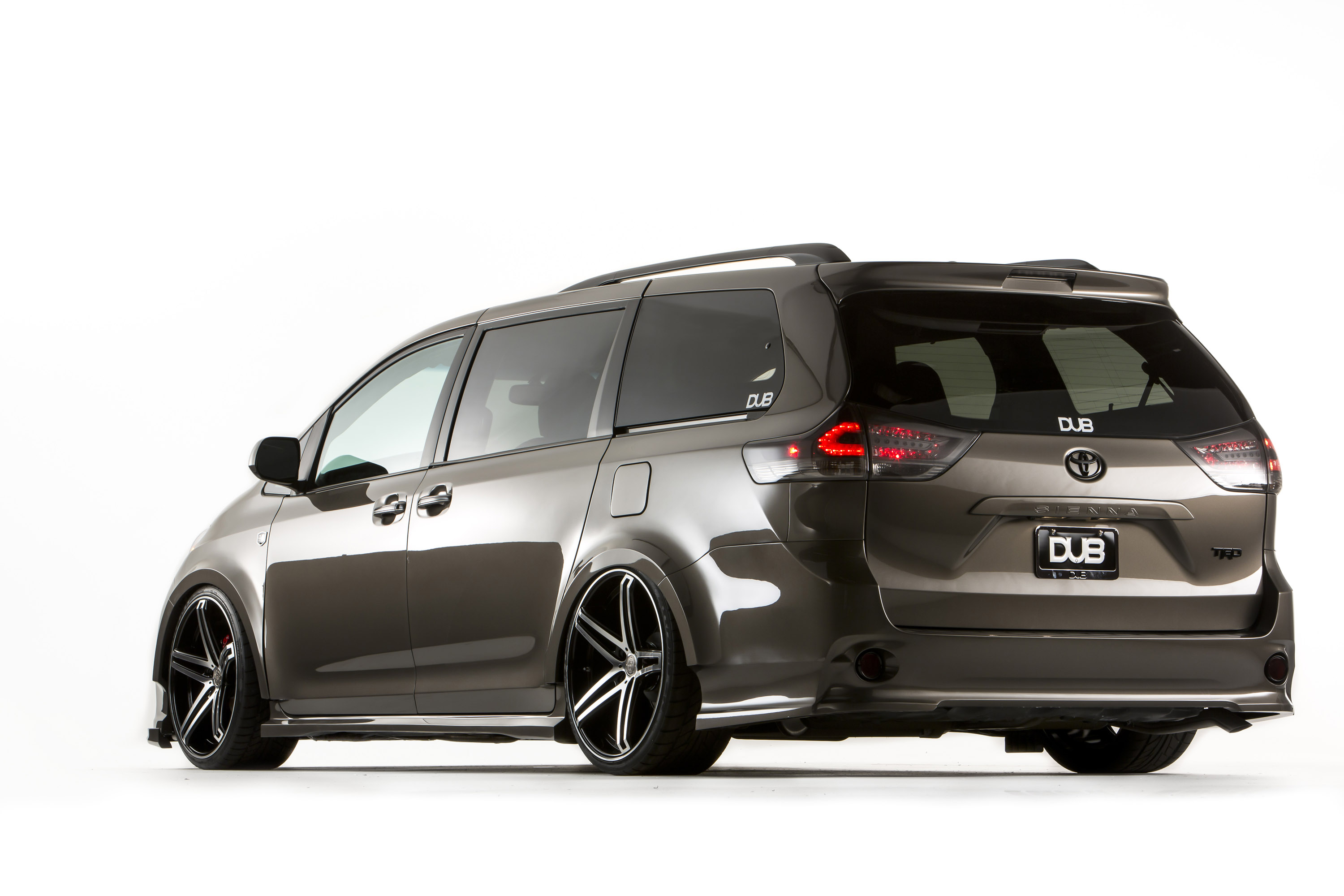 Toyota Sienna DUB Edition photo #3